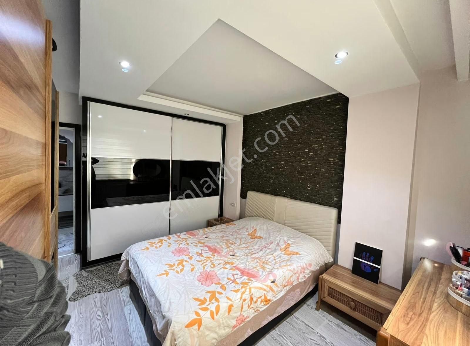 Şehrin Göbeğinde Çınara Yürüme Mesafesinde Satılık Fırsat Daire - Görsel 15