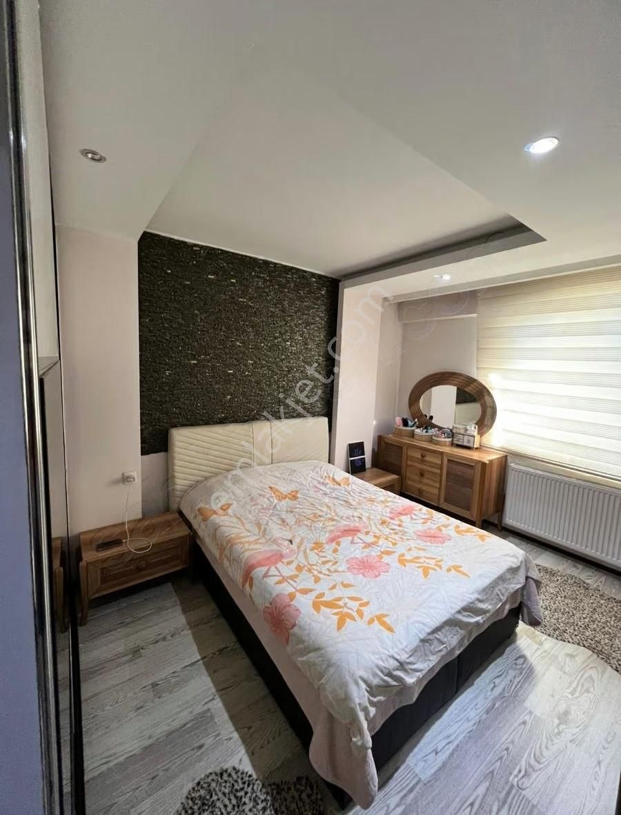 Şehrin Göbeğinde Çınara Yürüme Mesafesinde Satılık Fırsat Daire - Görsel 3