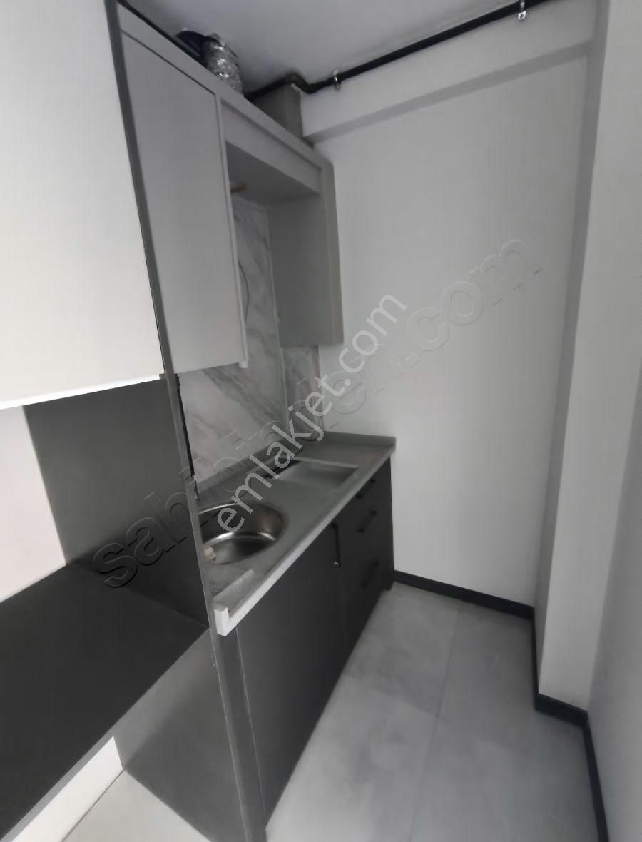 Asmalıevlerde Emsalsiz Güzellikte Balkonlu Apart