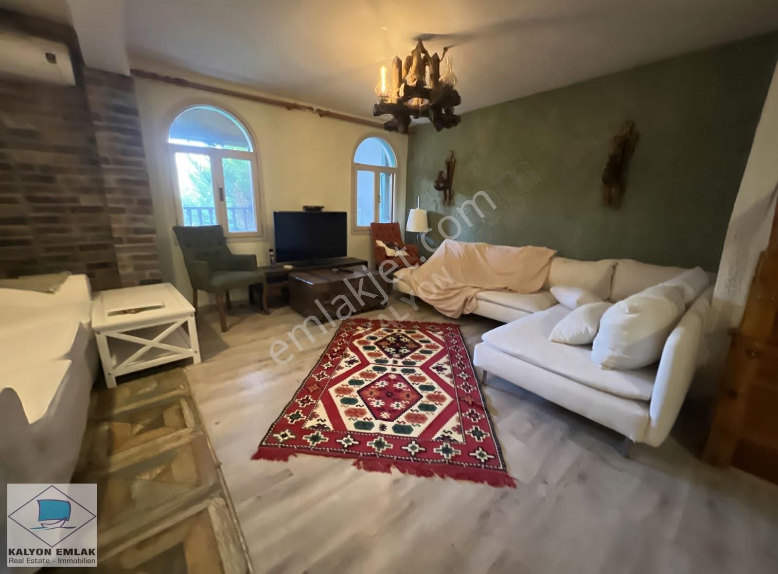 Ildırı Körfez Sitesi'nde Panoramik Deniz Manzaralı Triplex Villa - Görsel 2