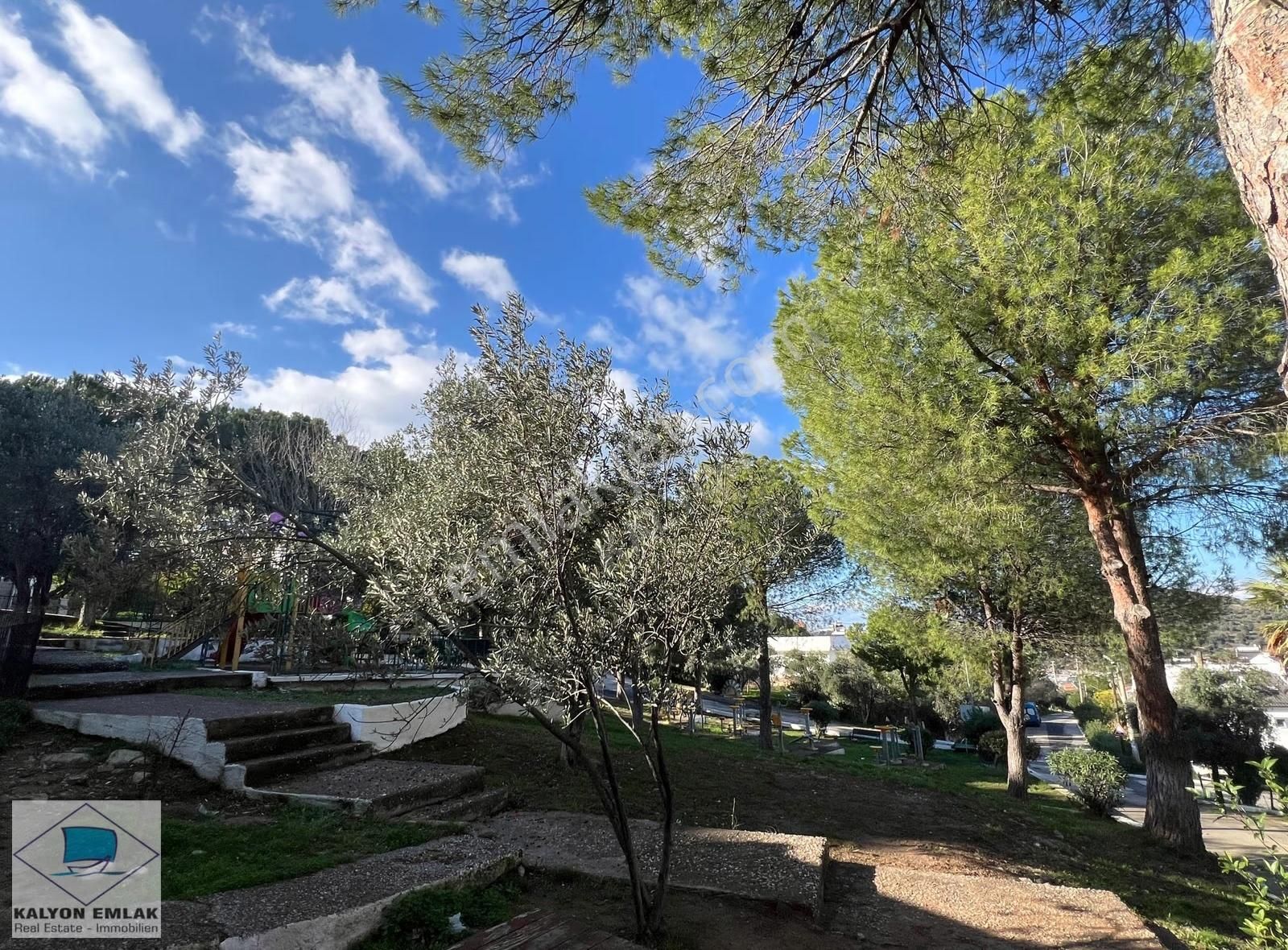 Ildırı Körfez Sitesi'nde Panoramik Deniz Manzaralı Triplex Villa - Görsel 21