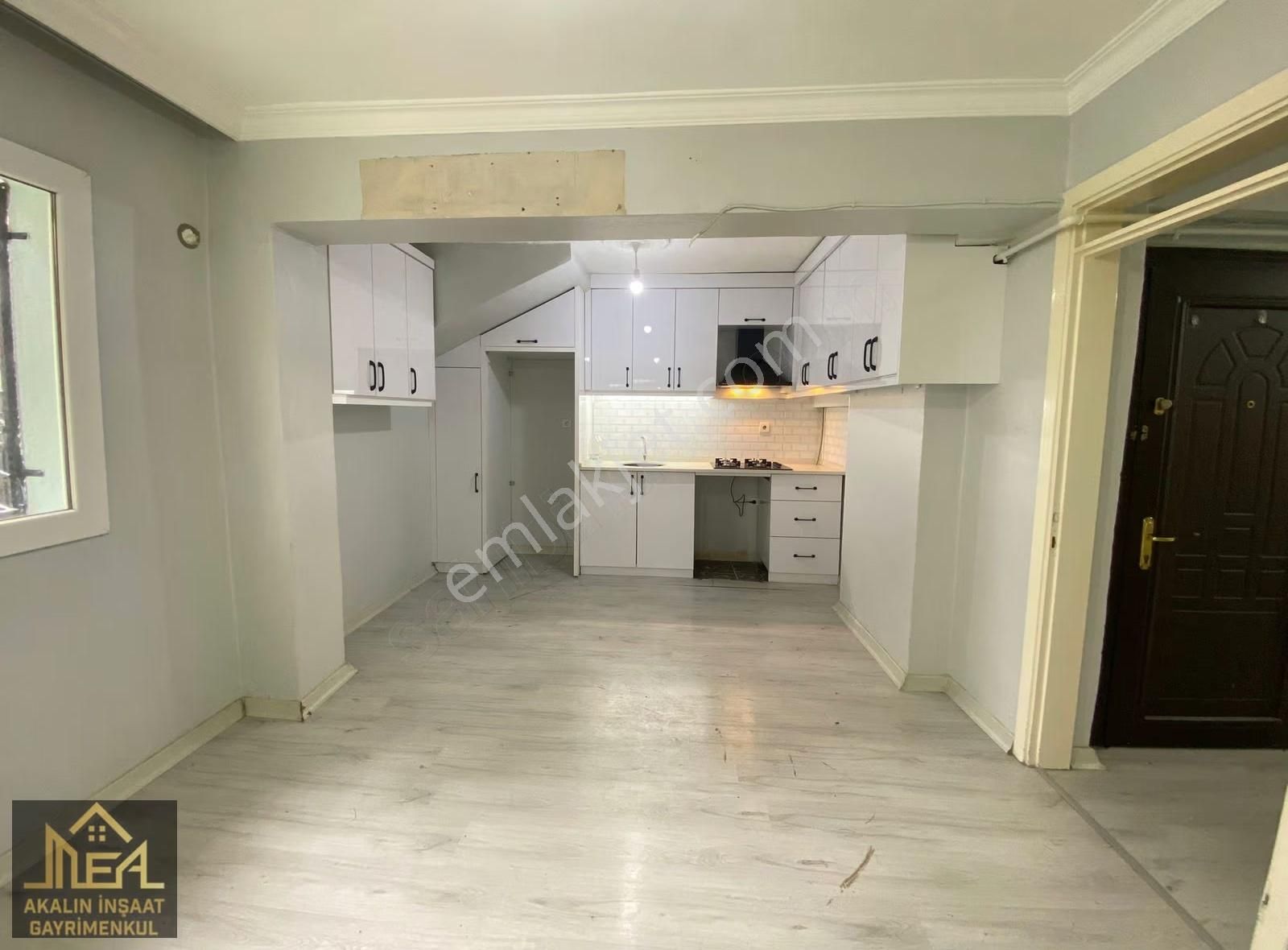 Akalın'dan Akevlerde Bahçeli Genç Binada Bakımlı 2+1 Satılık - Görsel 5