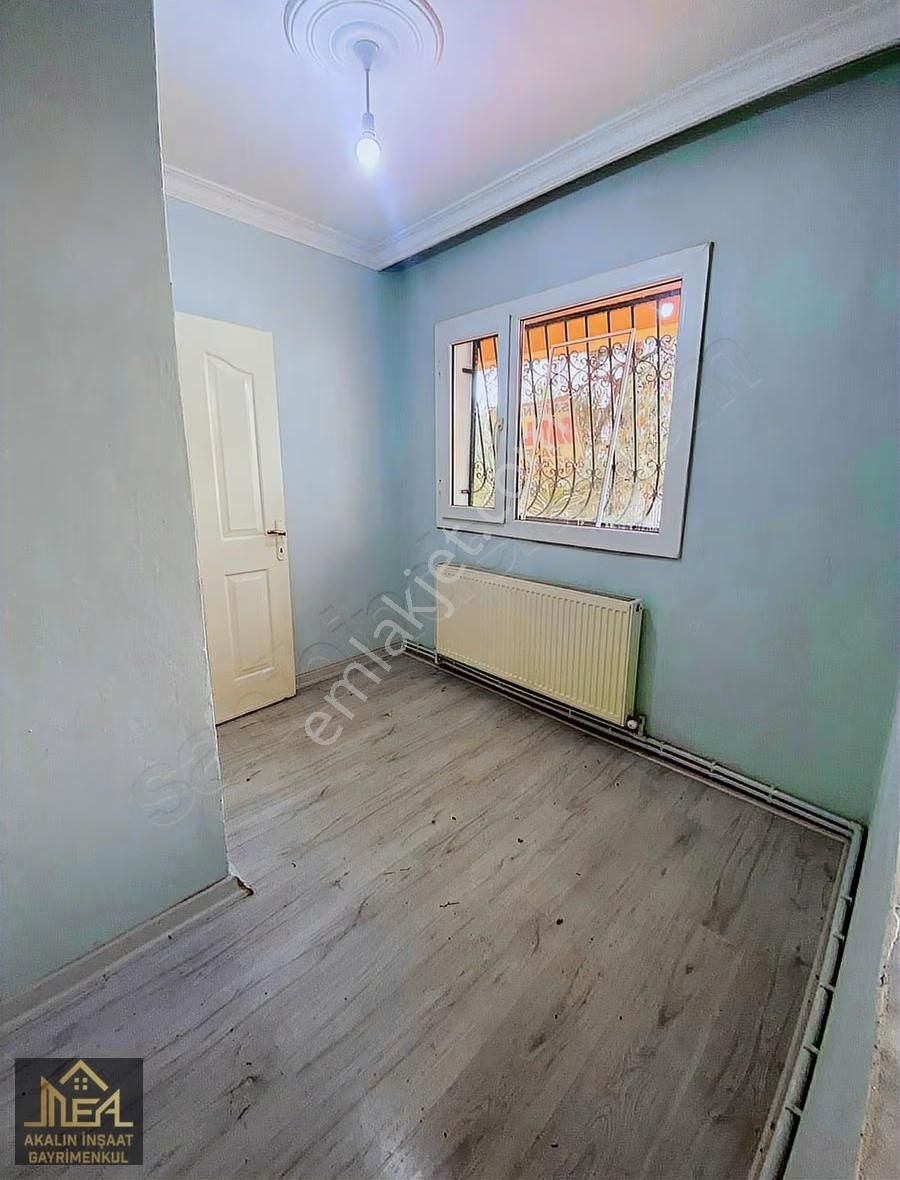Akalın'dan Akevlerde Bahçeli Genç Binada Bakımlı 2+1 Satılık - Görsel 2