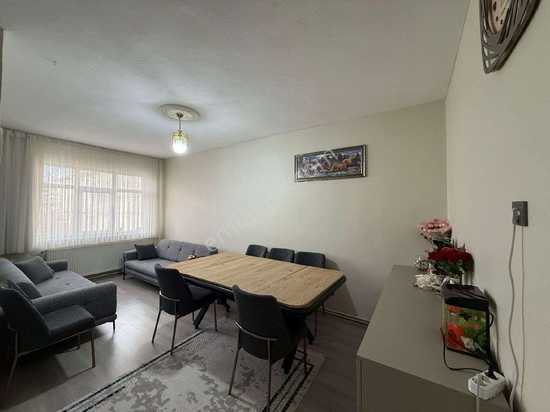 Orhan Gazi Gayrimenkul Den Arakat 3+1 İcerısı Bakımlı Daire Sancak Mah.de - Görsel 4