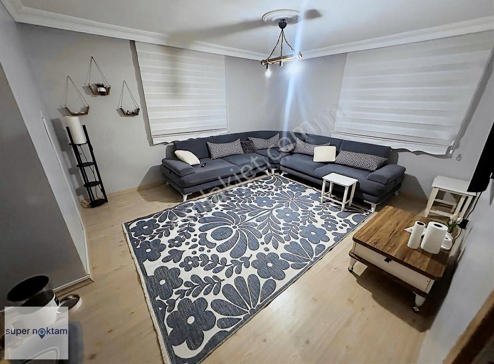 Pembe Evler Sitesinde Satılık 1+1 Masrafsız Giriş Kat Daire