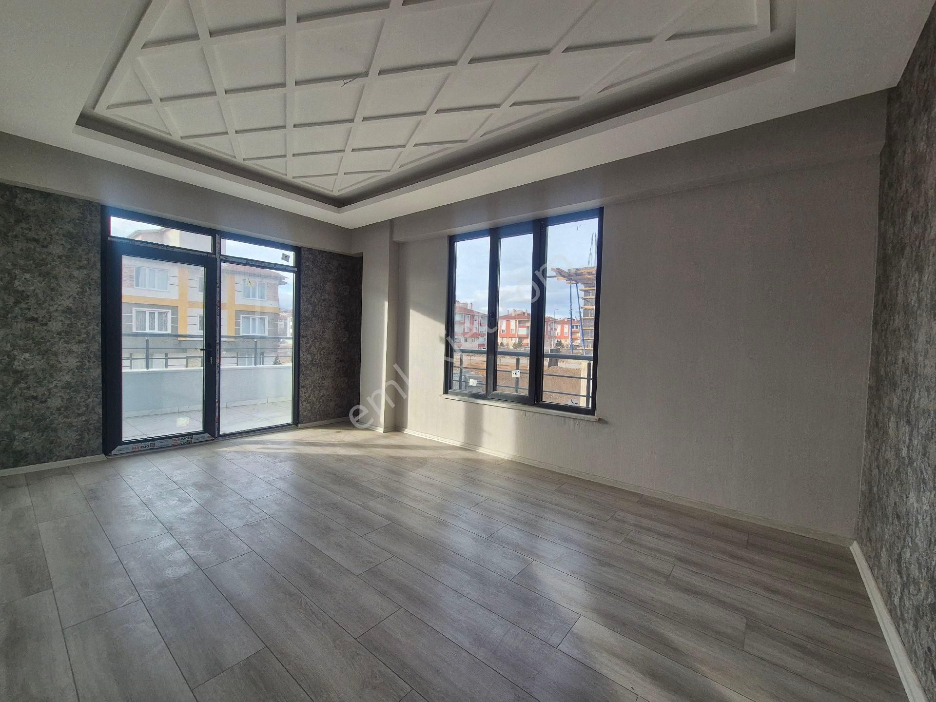 Orhan Gazi Gayrimenkul Den 3+1 Arakat Asansörlü Sıfır Daire