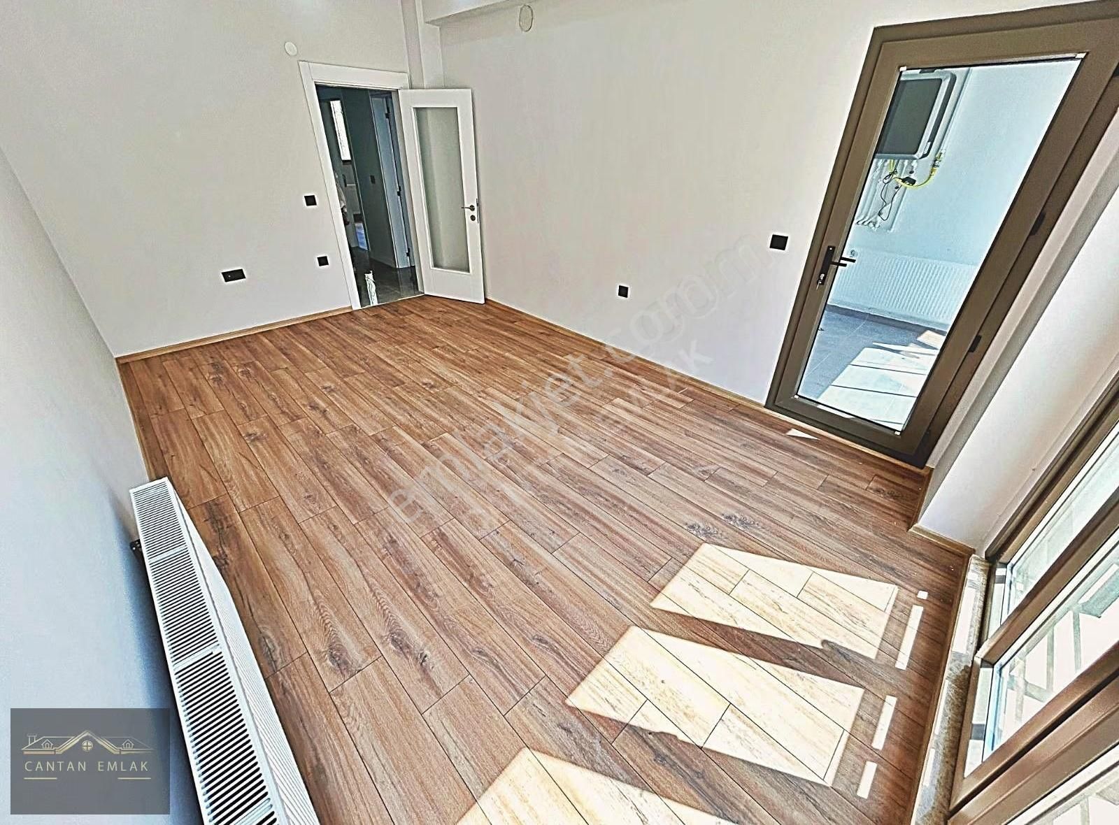 Akçay Merkezde Doğalgazlı 1 Yaşında Ebeveyn Banyolu Lüks Daire - Görsel 9
