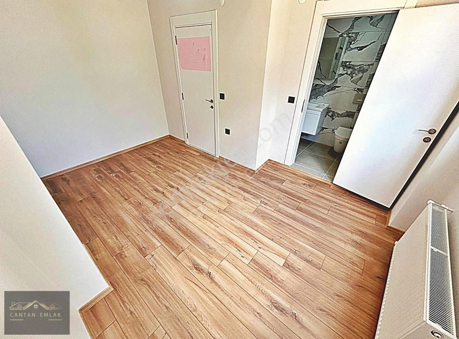 Akçay Merkezde Doğalgazlı 1 Yaşında Ebeveyn Banyolu Lüks Daire - Görsel 3