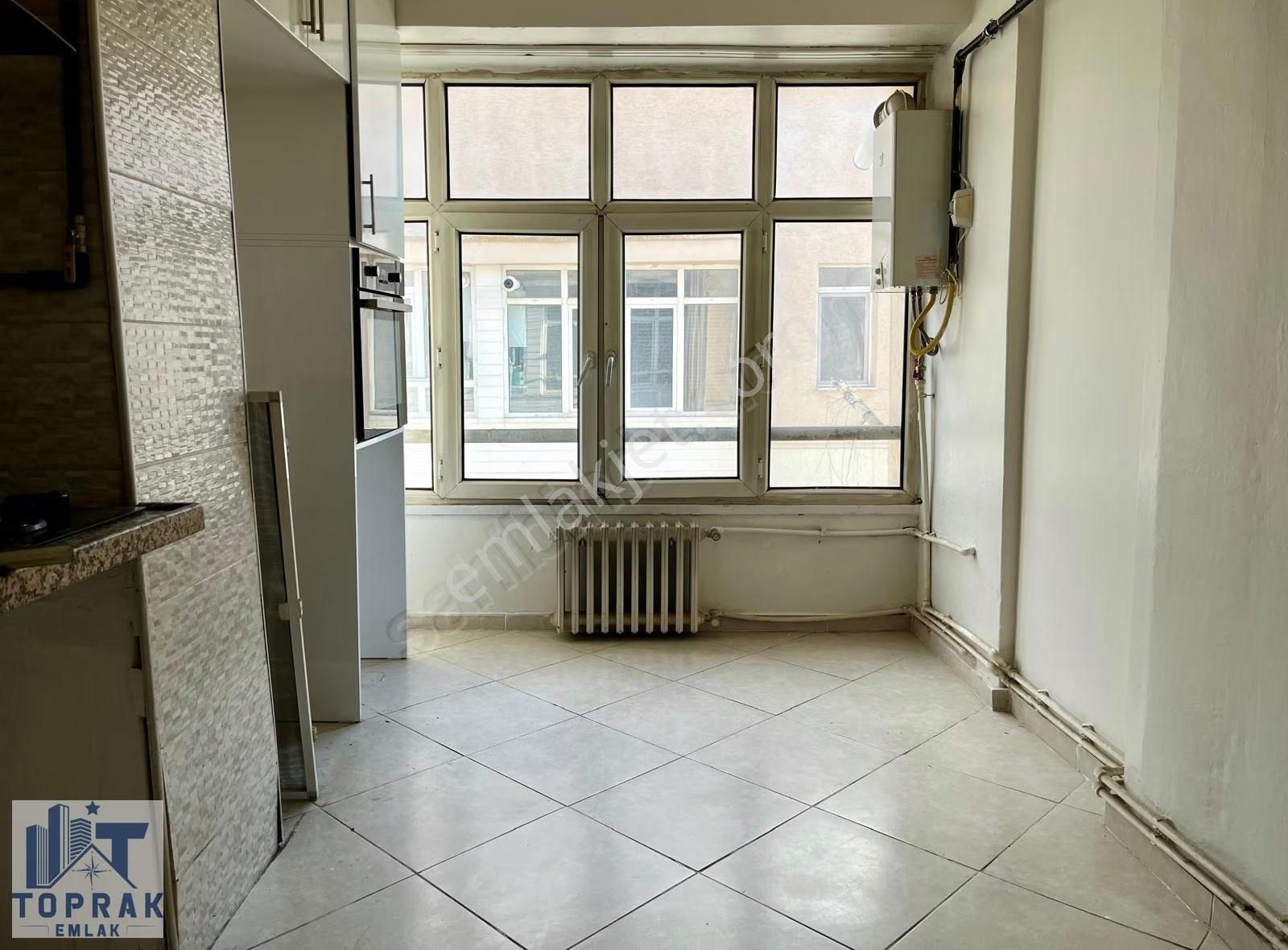 Toprak Emlak'tan Merkezi Konumda / Manzaralı / Ferah Kiralık 2+1 - Görsel 2