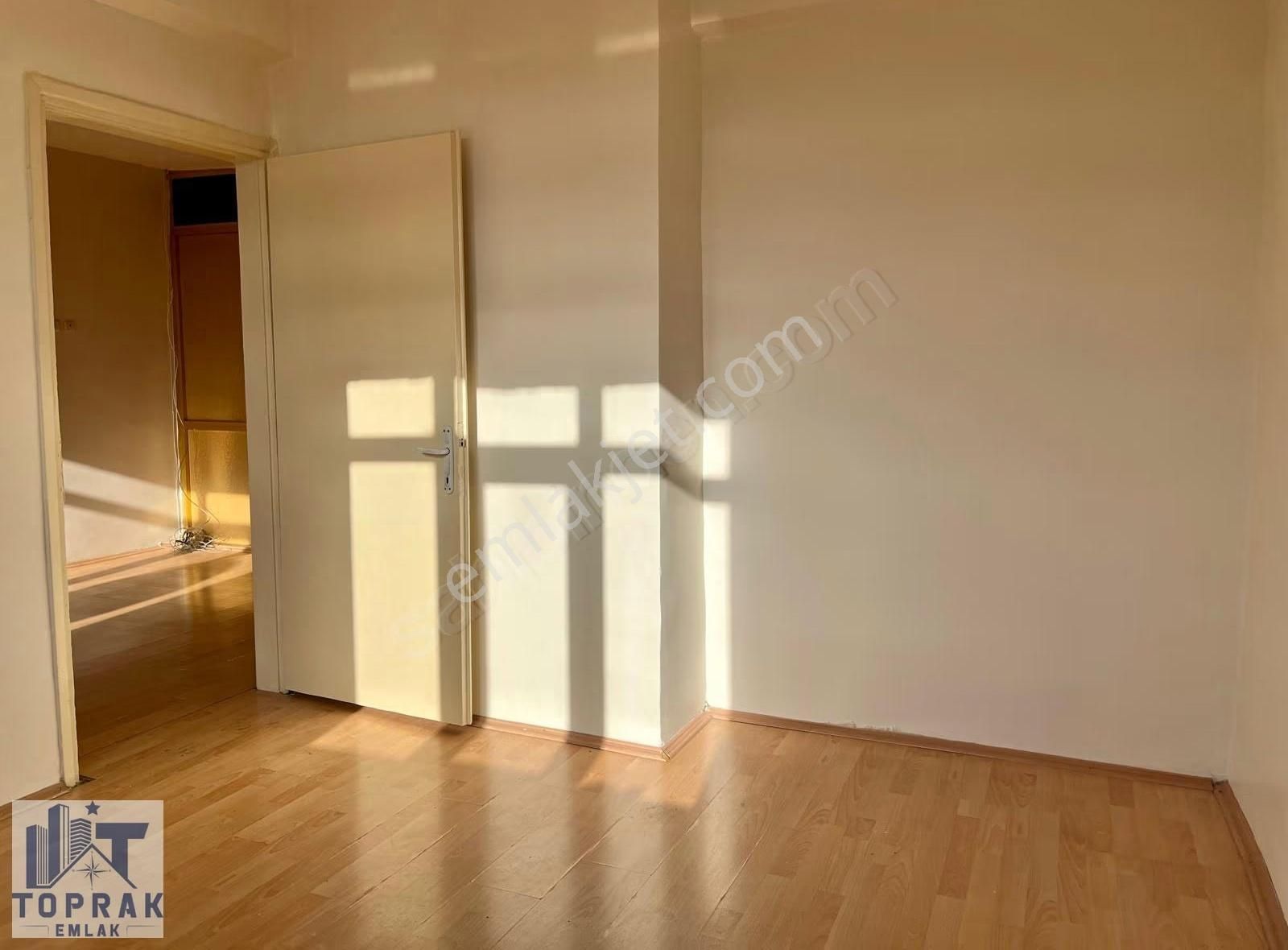 Toprak Emlak'tan Merkezi Konumda / Manzaralı / Ferah Kiralık 2+1 - Görsel 16