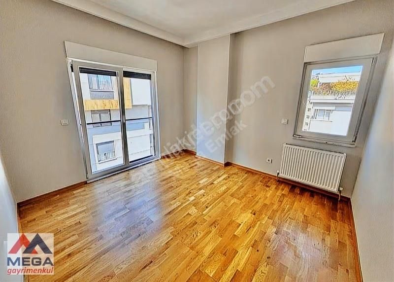 Mega'dan Caddebostan Sahilde 75 M2 1+1 Açık Mutfaklı Fırsat - Görsel 2