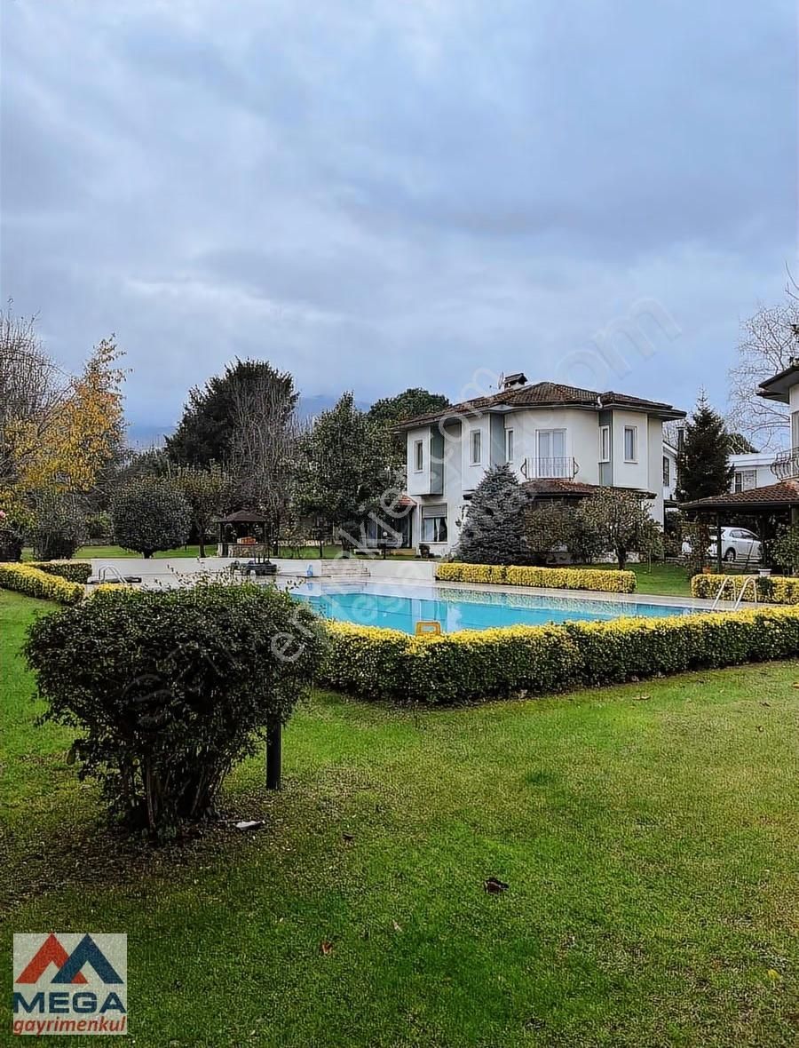 Kırkpınar Bağdat Caddesi'nde 3+1 Havuzlu Dubleks Eşyalı Villa