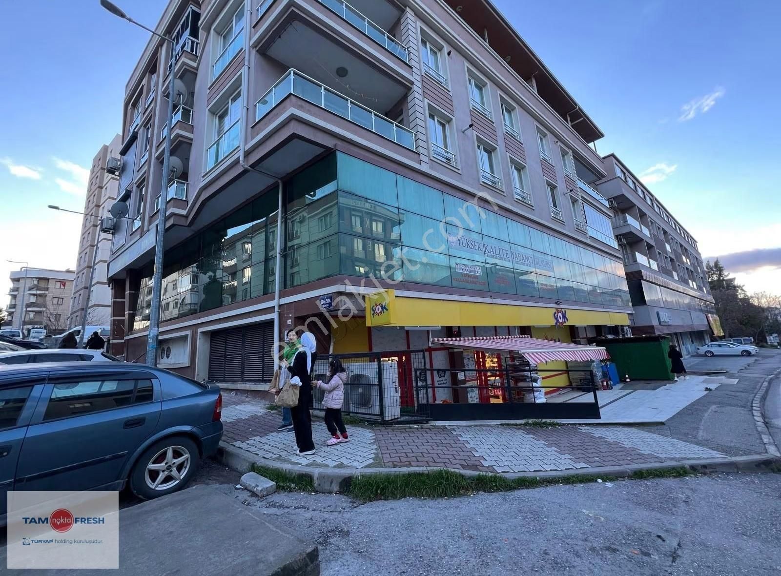 Hoca Ahmet Yesevi Caddesinde Kiralik Geniş Dükkan&mağaza