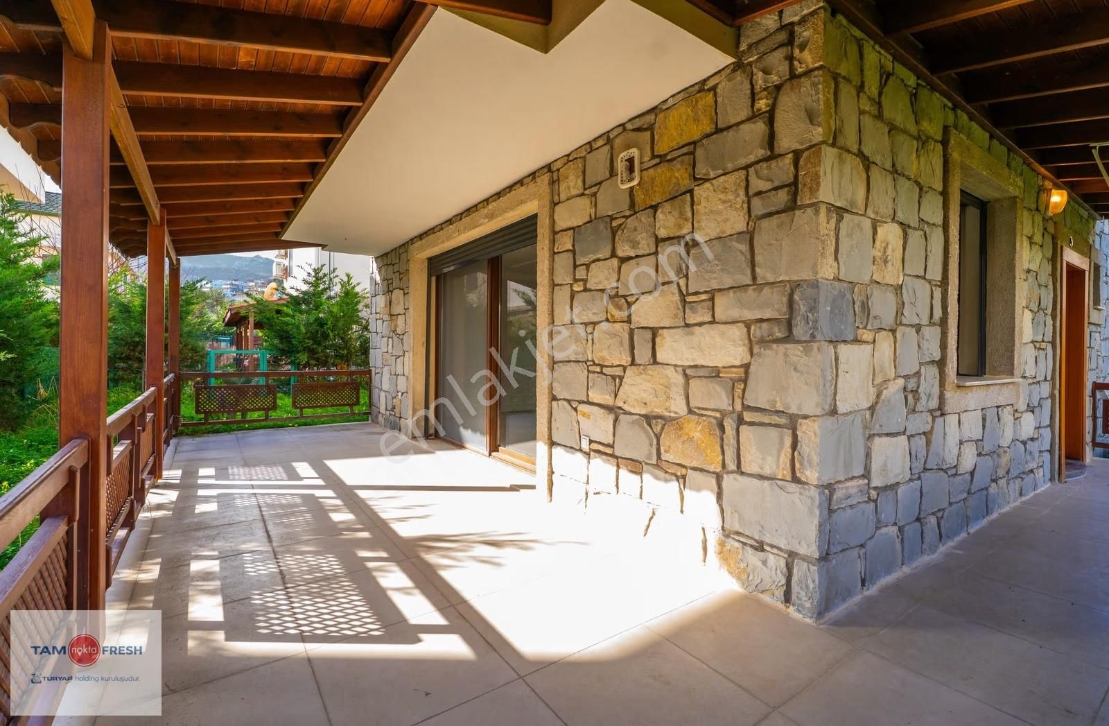 İskeleye Yürüme Mesafesinde, Tam Müstakil 4+1 Villa - Görsel 16