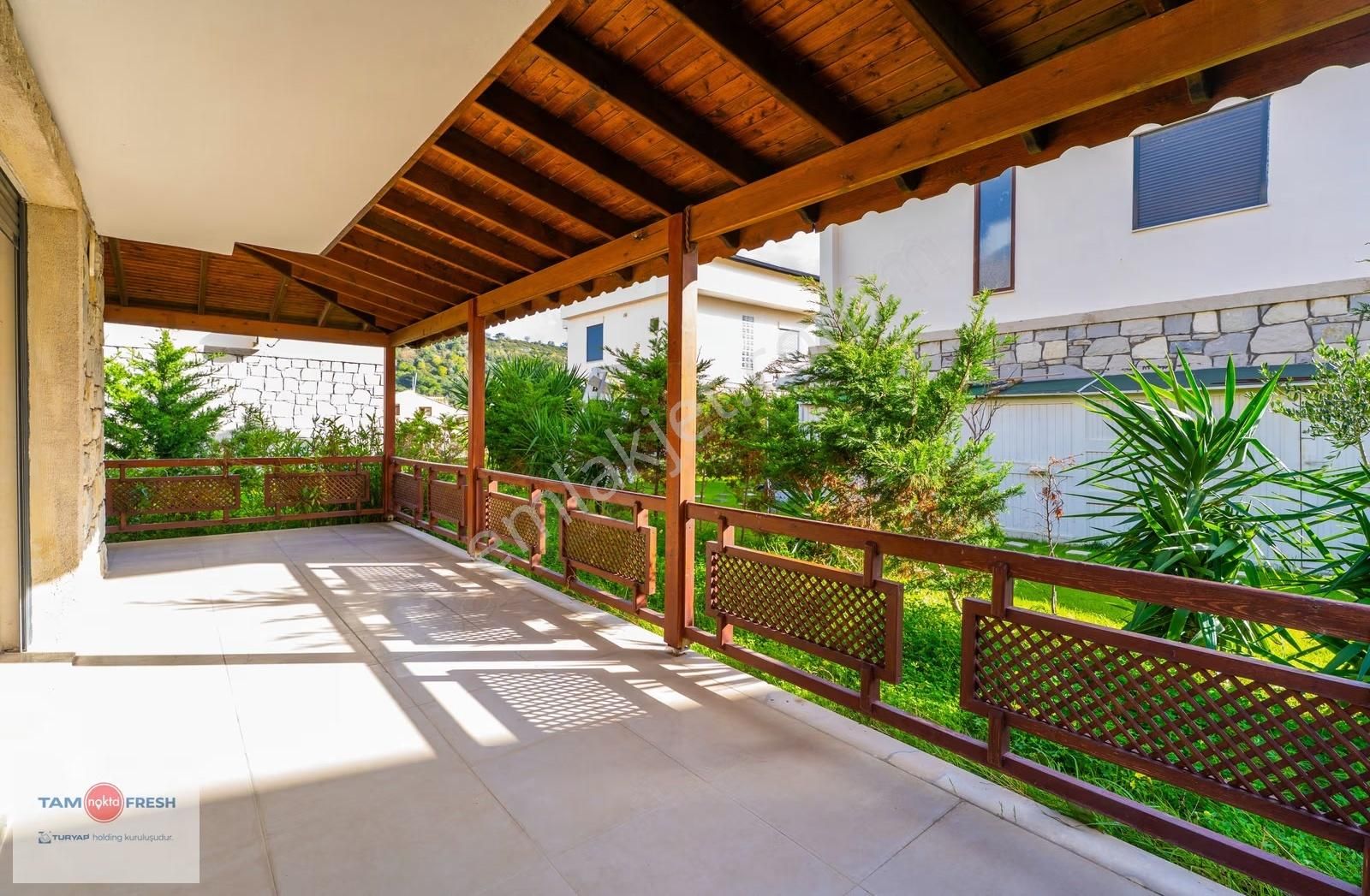 İskeleye Yürüme Mesafesinde, Tam Müstakil 4+1 Villa - Görsel 32