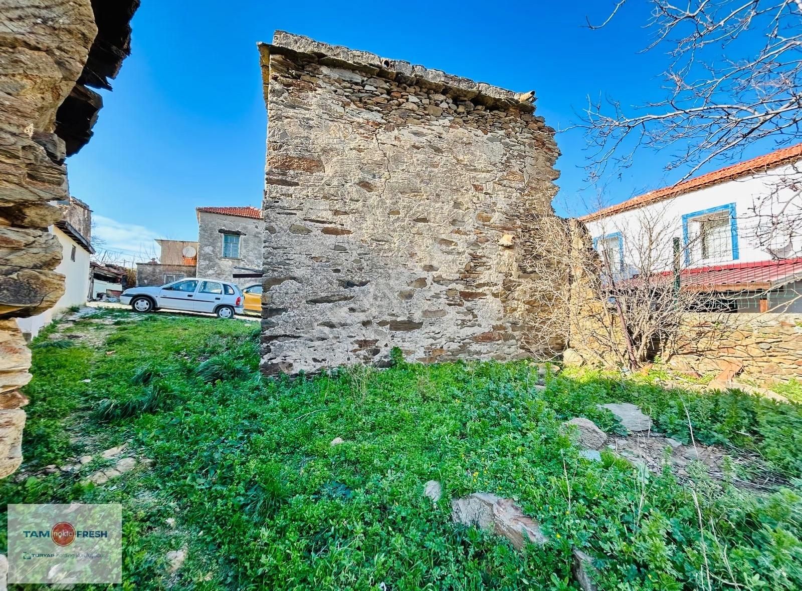 Parlak Köyü Merkezinde, Köşe Konumlu 50 M² Yatırımlık Arsa - Görsel 4