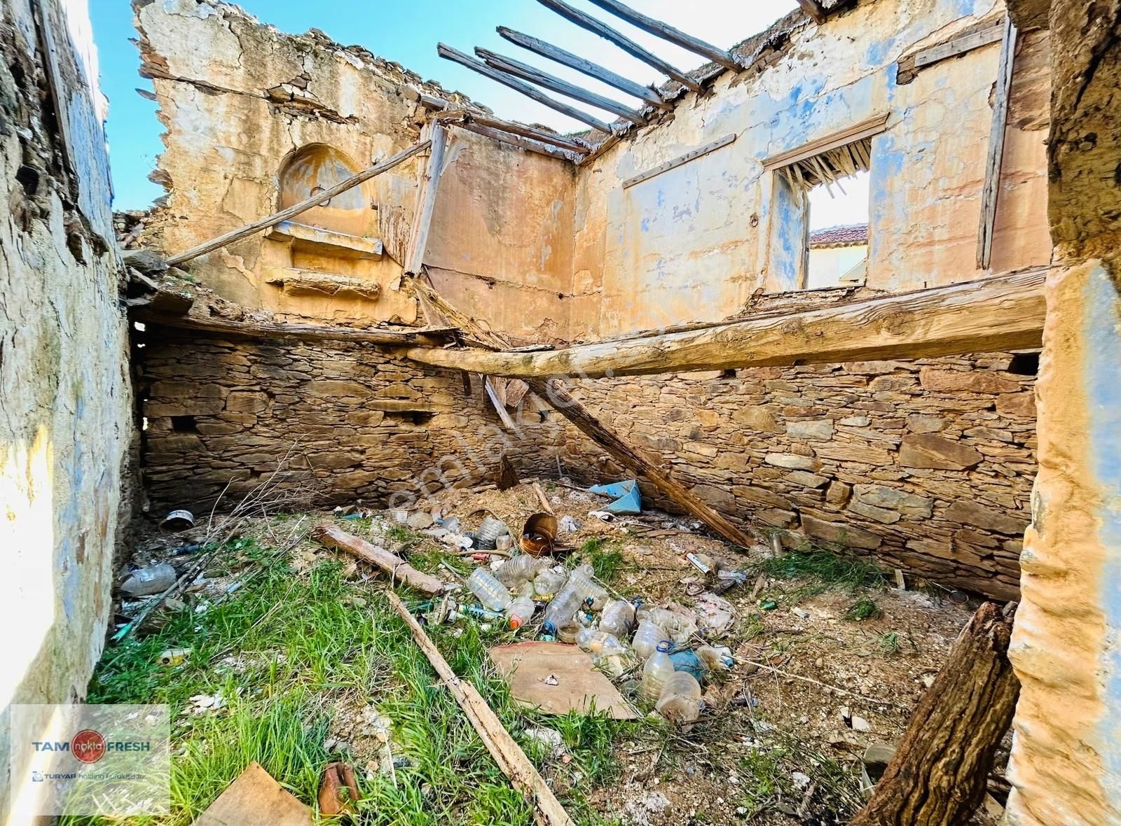 Parlak Köyü Merkezinde, Köşe Konumlu 50 M² Yatırımlık Arsa - Görsel 7