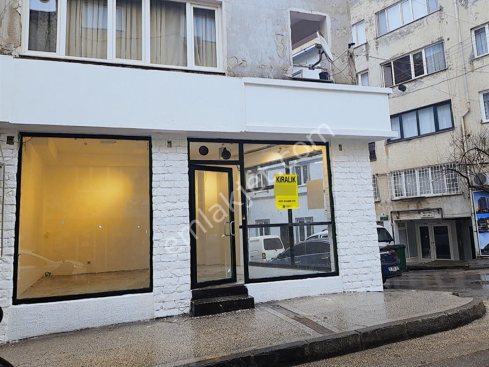 Şehrin Merkezinde Ana Caddesi Üzerinde Köşe Mağaza - Görsel 21