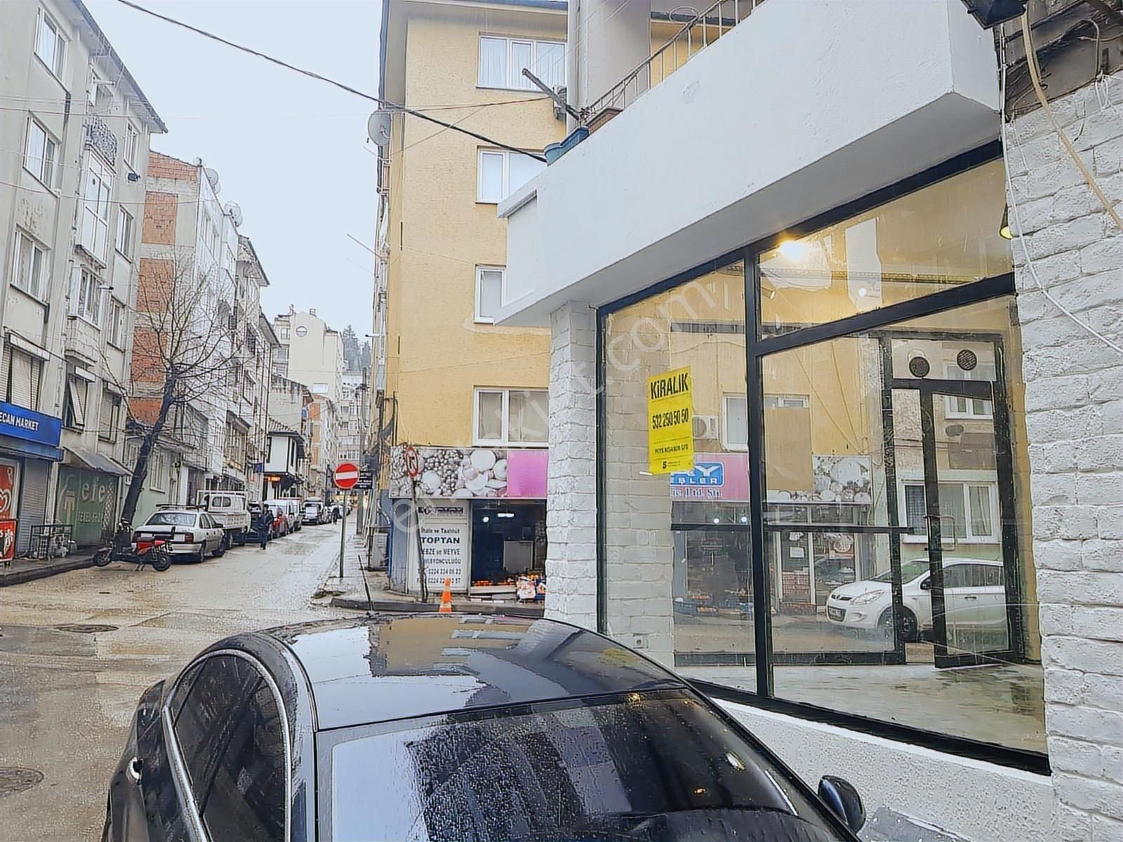 Şehrin Merkezinde Ana Caddesi Üzerinde Köşe Mağaza - Görsel 13