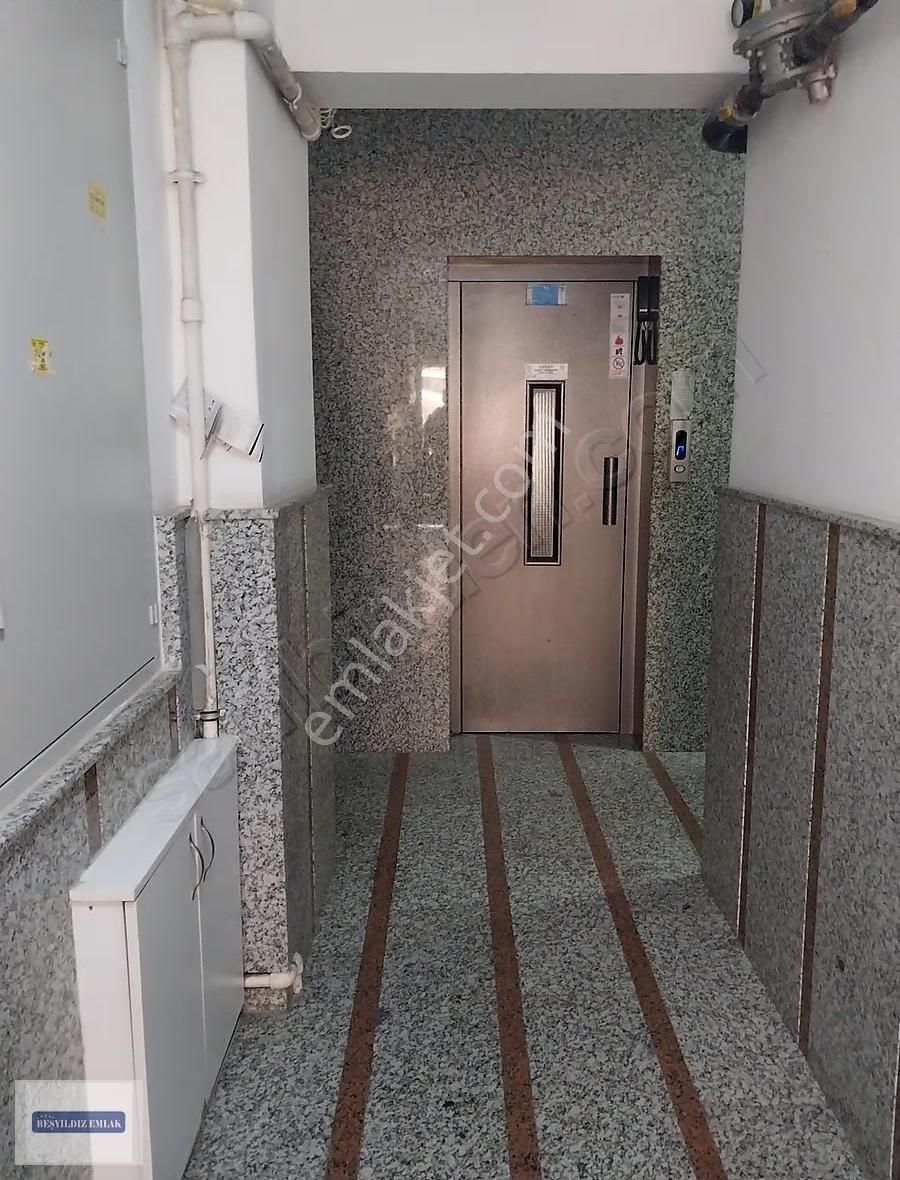 Çekmeköy Mimrsinan'da Asansörlü Genç Binada Arakat 2+1 - Görsel 2