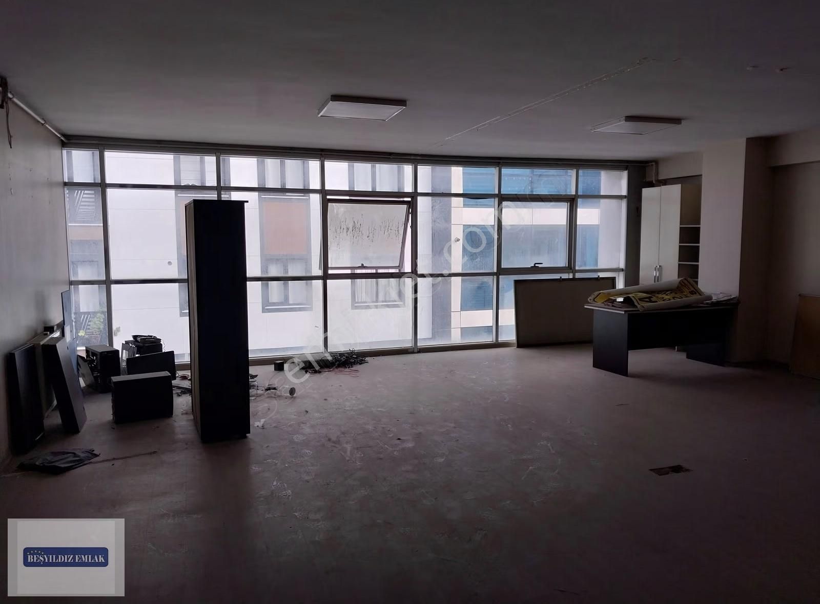 Çekmeköy Kaymakamlık Yakını Asansörlü 200 M2 Dublex Ofis Katı - Görsel 12