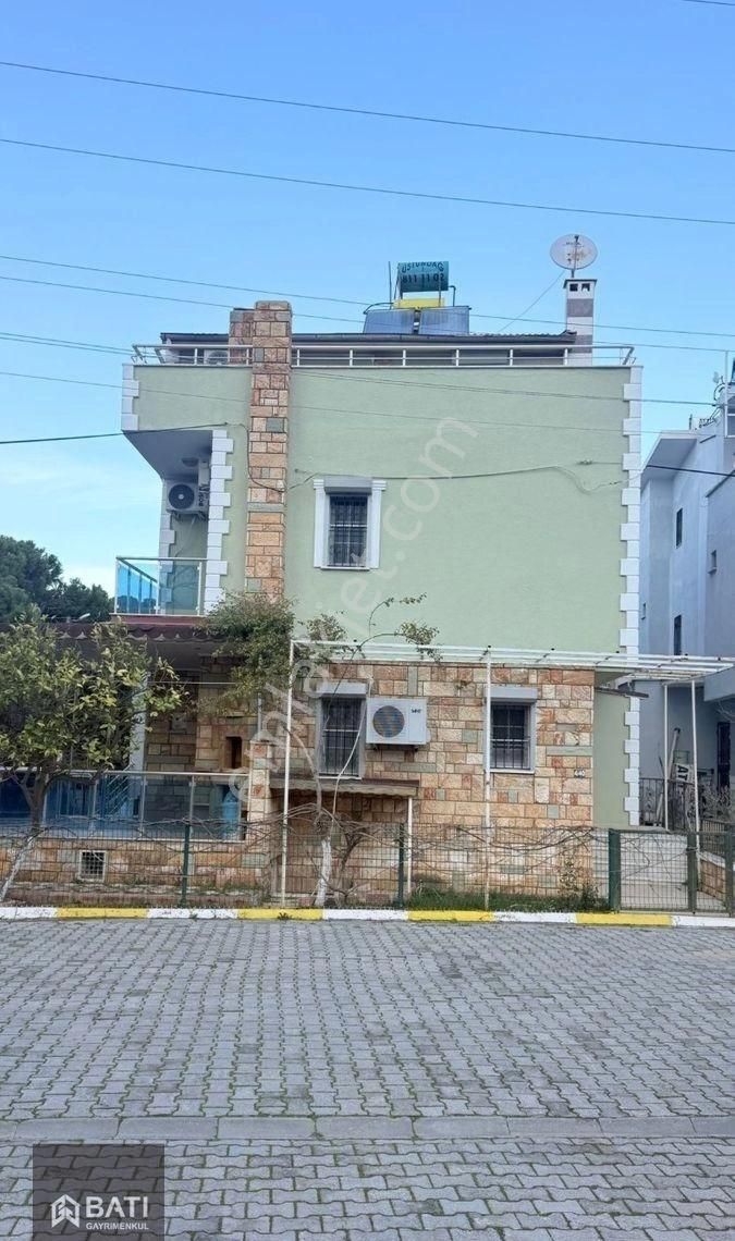 Didim Efeler Mahallesinde Satılık 3+1 Bahçeli Dubleks