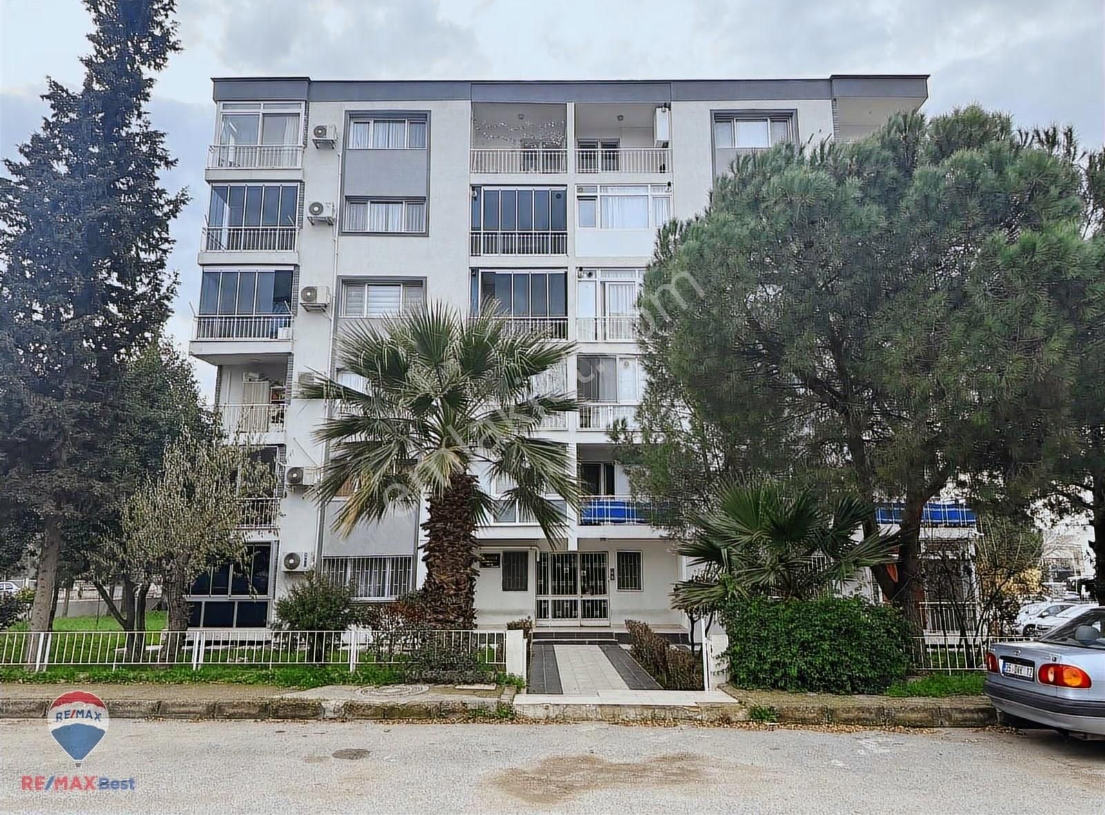 130 Bayraklı Postacılarda Kiralık 3+1 Daire