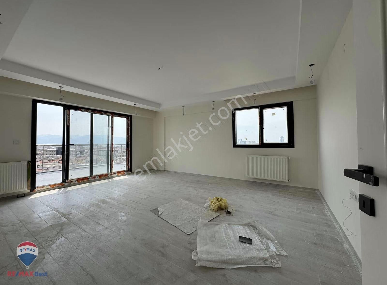 Hakan Büyük"ten Ordu Bulvar Üstü Fore Kazıklı Bina Önü Açık 3+1 - Görsel 4