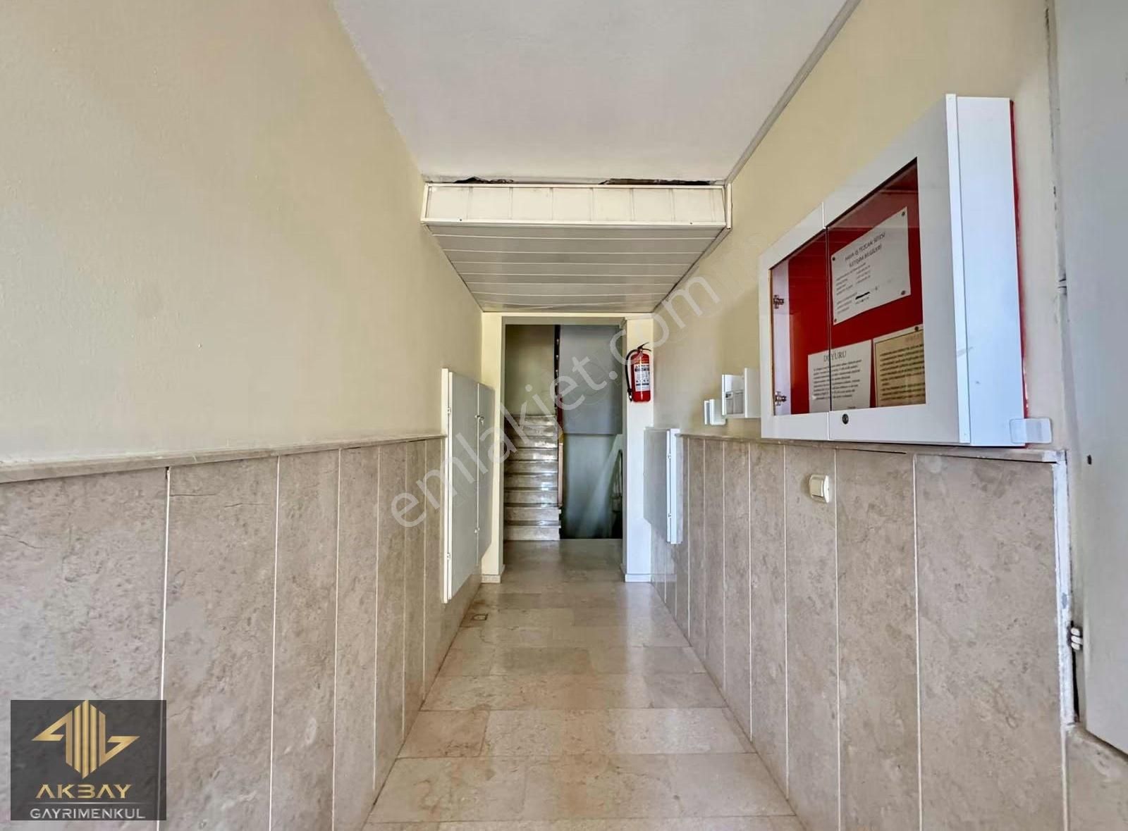 Güvenlikli Havuzlu Kapalı Otoparklı Sitede Teraslı Dubleks Daire