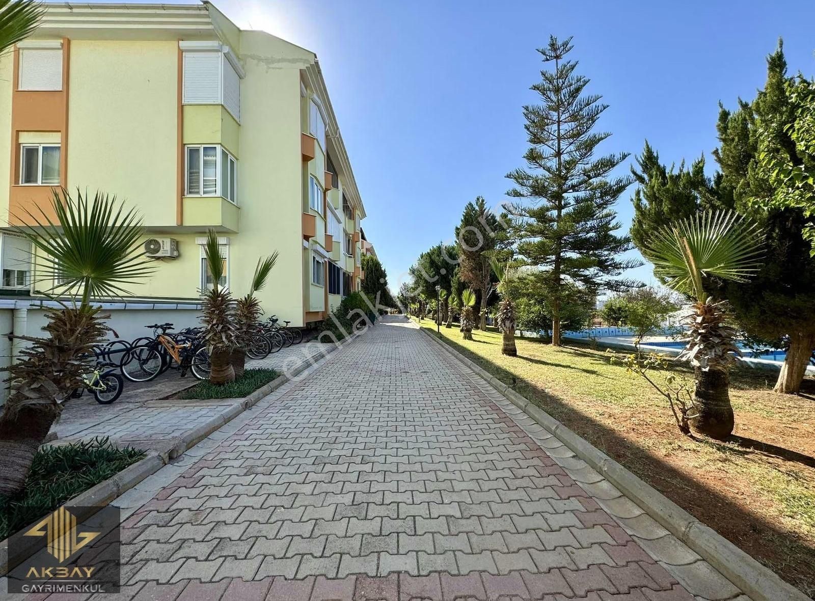 Güvenlikli Havuzlu Kapalı Otoparklı Sitede Teraslı Dubleks Daire - Görsel 17