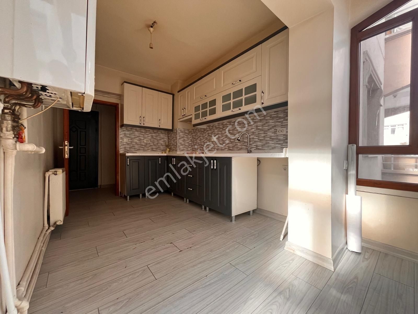 3 + 1 Andiçen Mahallesi Güzergah Sokak 3 + 1 Bağımsız Birinci Ara Katta Satılık Daire