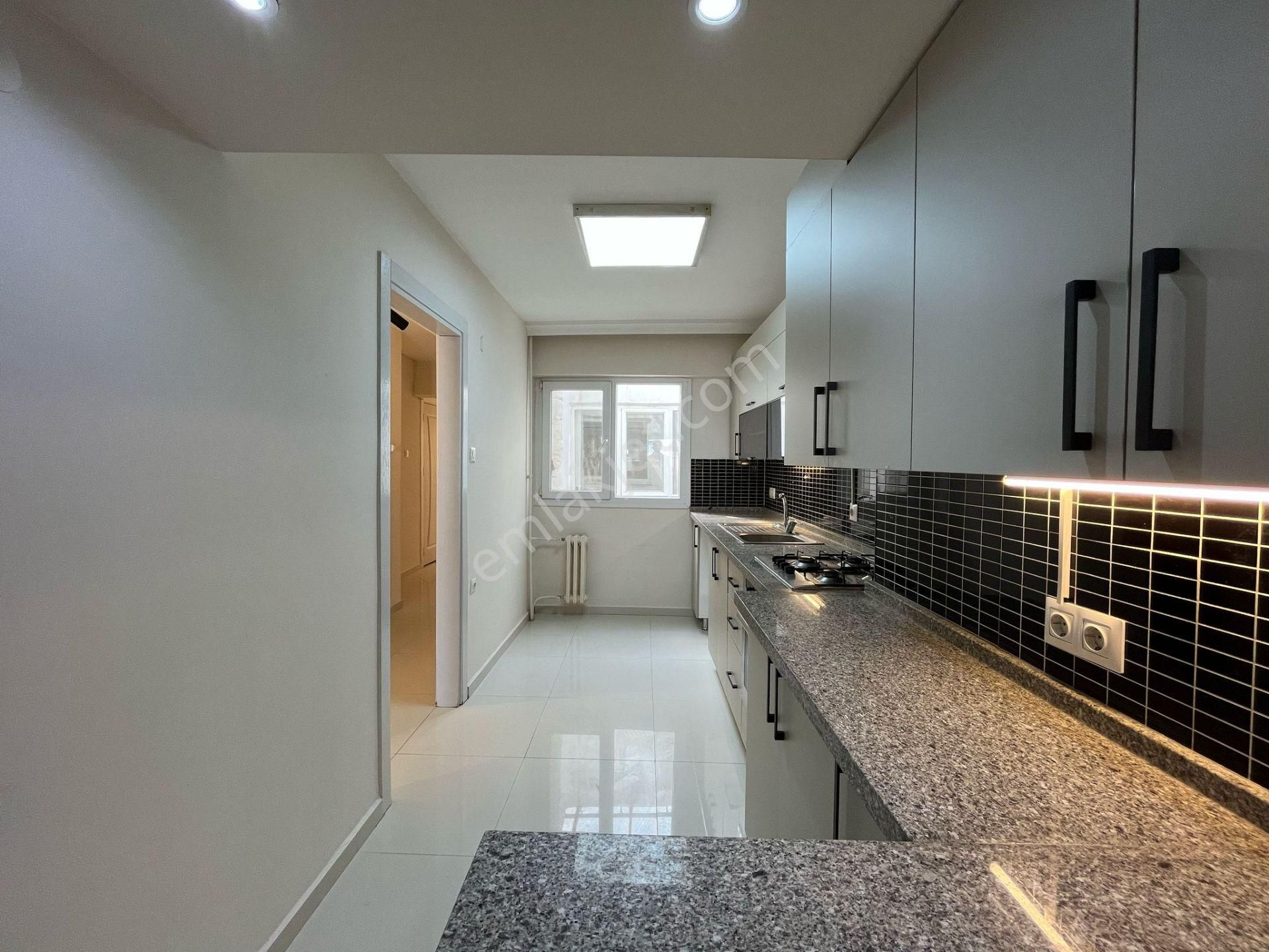 Asil'den İnönü Cad. 3+1 Full Yapılı Otoparklı Geniş Ferah Daire - Görsel 9