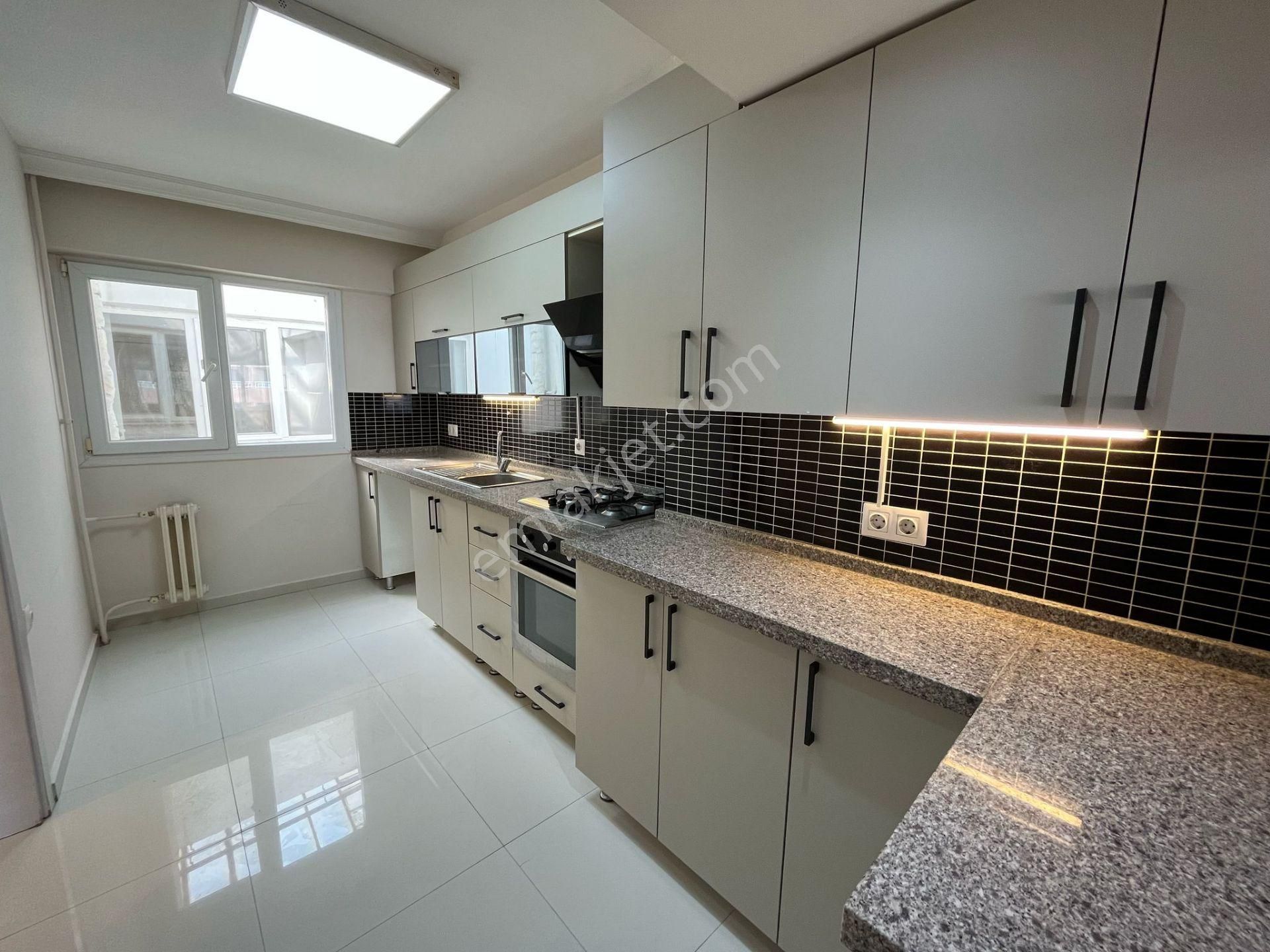 Asil'den İnönü Cad. 3+1 Full Yapılı Otoparklı Geniş Ferah Daire - Görsel 8