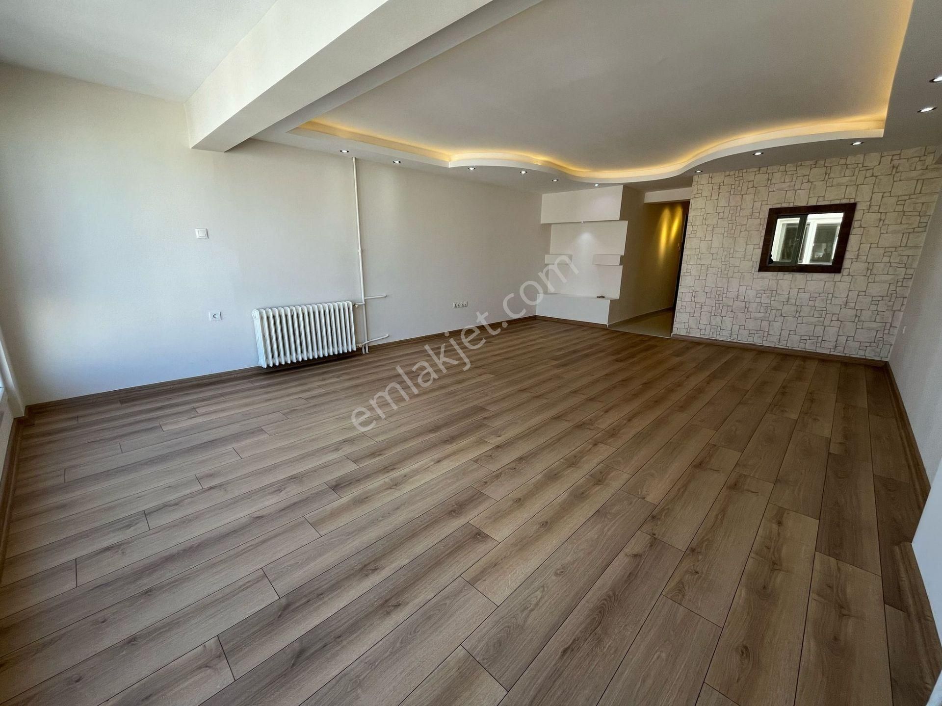 Asil'den İnönü Cad. 3+1 Full Yapılı Otoparklı Geniş Ferah Daire - Görsel 4