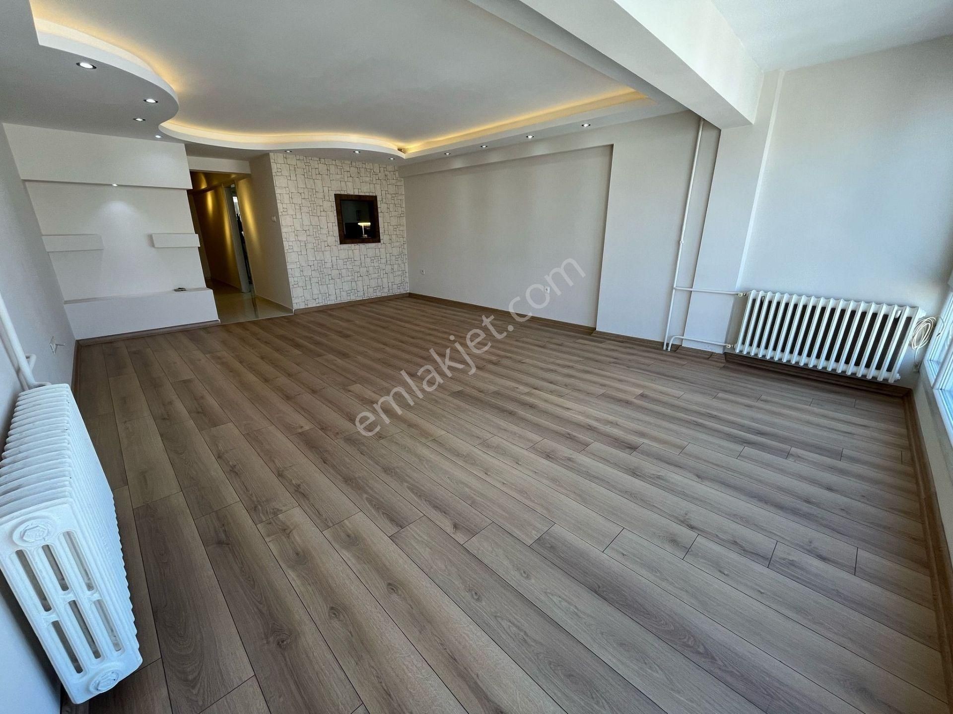 Asil'den İnönü Cad. 3+1 Full Yapılı Otoparklı Geniş Ferah Daire - Görsel 5