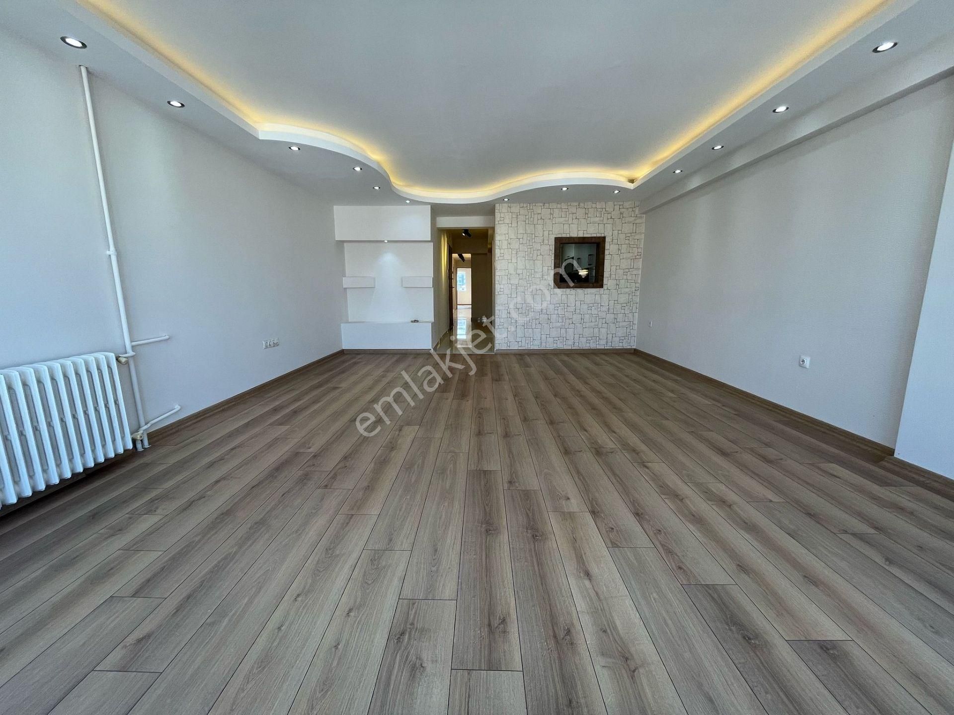 Asil'den İnönü Cad. 3+1 Full Yapılı Otoparklı Geniş Ferah Daire - Görsel 6