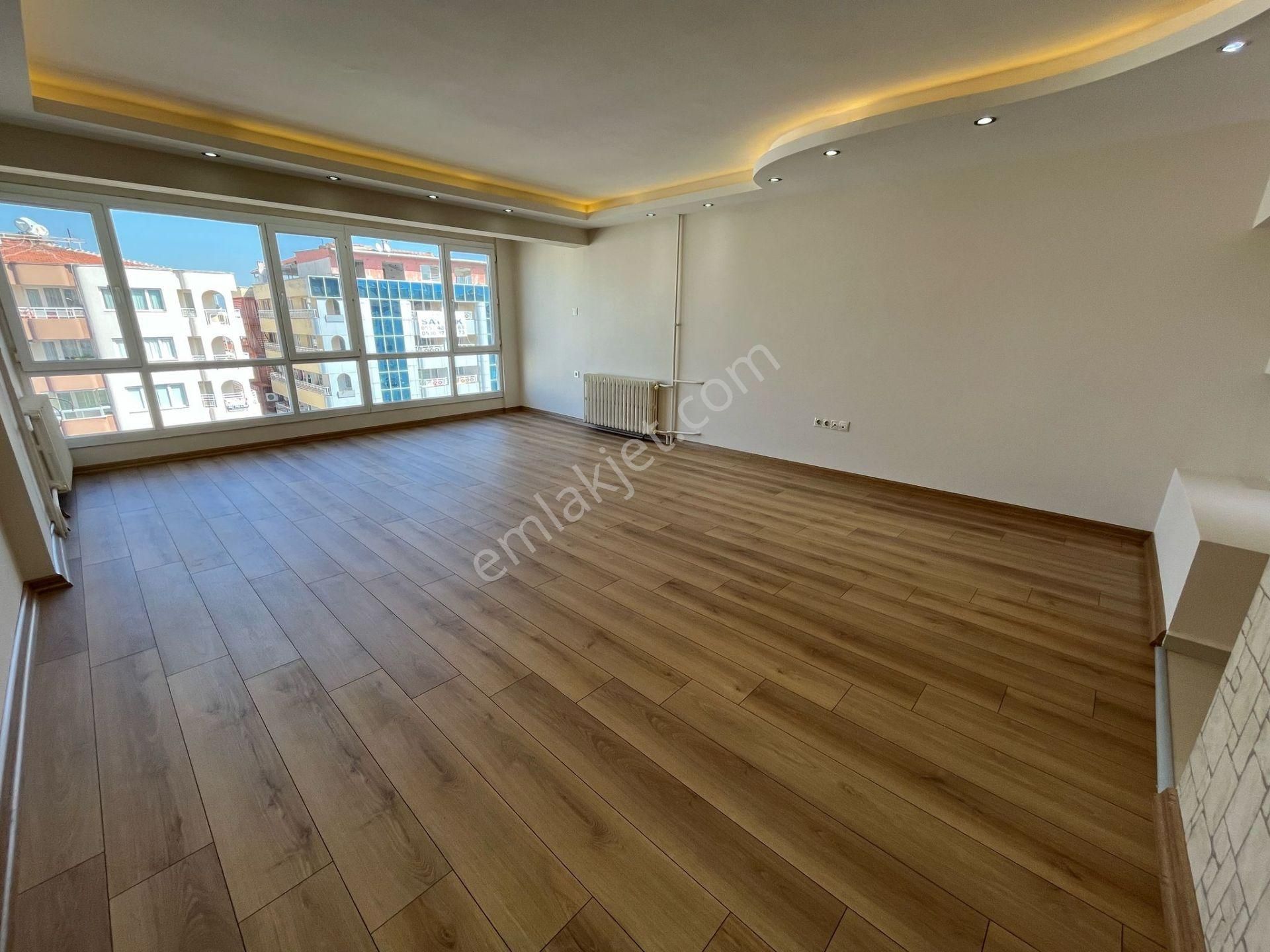 Asil'den İnönü Cad. 3+1 Full Yapılı Otoparklı Geniş Ferah Daire