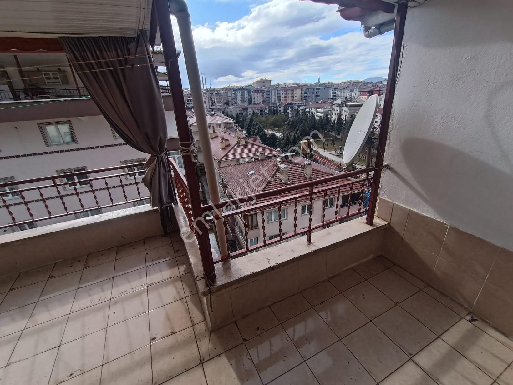 Mç Emlak'tan Malazgirt Mahale'sınde 5+1 Teras Satılık Daire - Görsel 10