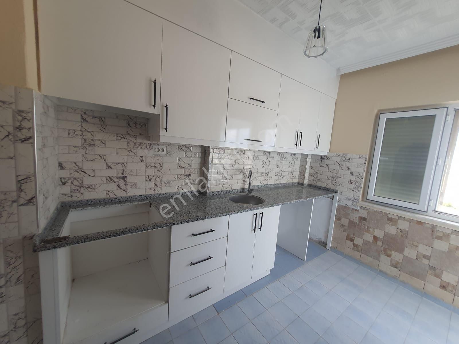 Mithatpaşa Cad. Üzeri Asansörlü 2+1 Esktra 2 Dükkan Hisseli - Görsel 4