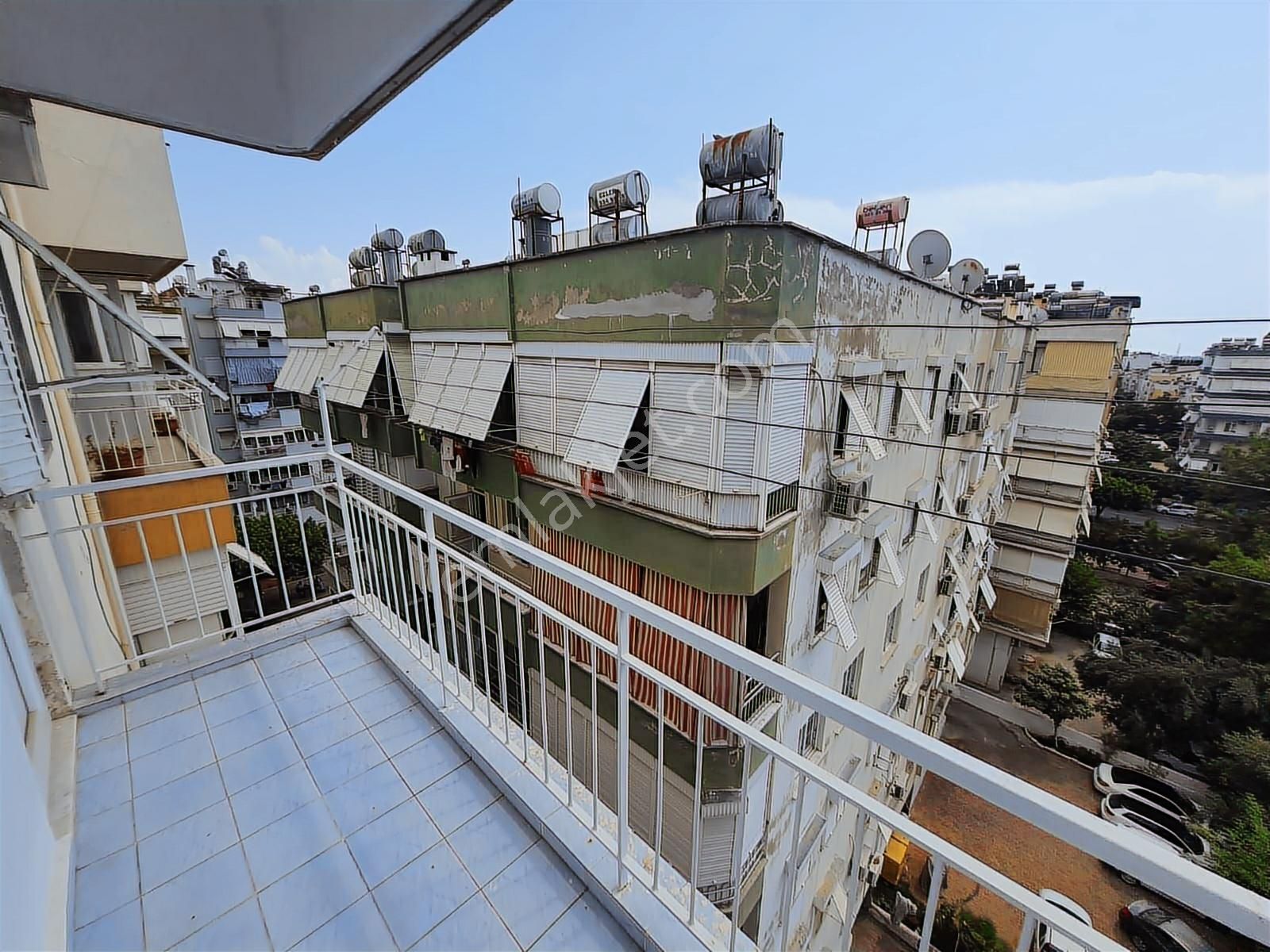 Mithatpaşa Cad. Üzeri Asansörlü 2+1 Esktra 2 Dükkan Hisseli - Görsel 9