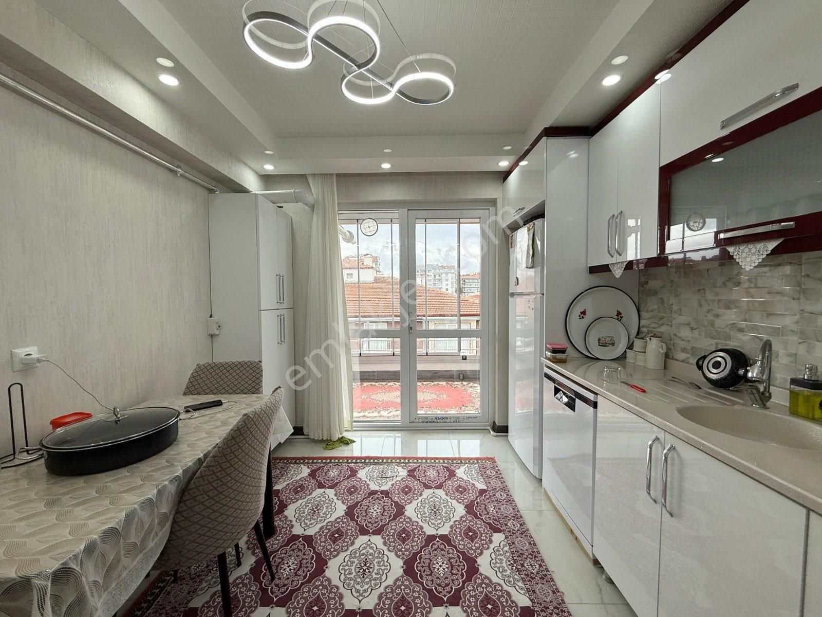 Ankara Keciören Karakaya Mahallesinde Cambalkonlu,manzaralı 3+1 Daire - Görsel 23