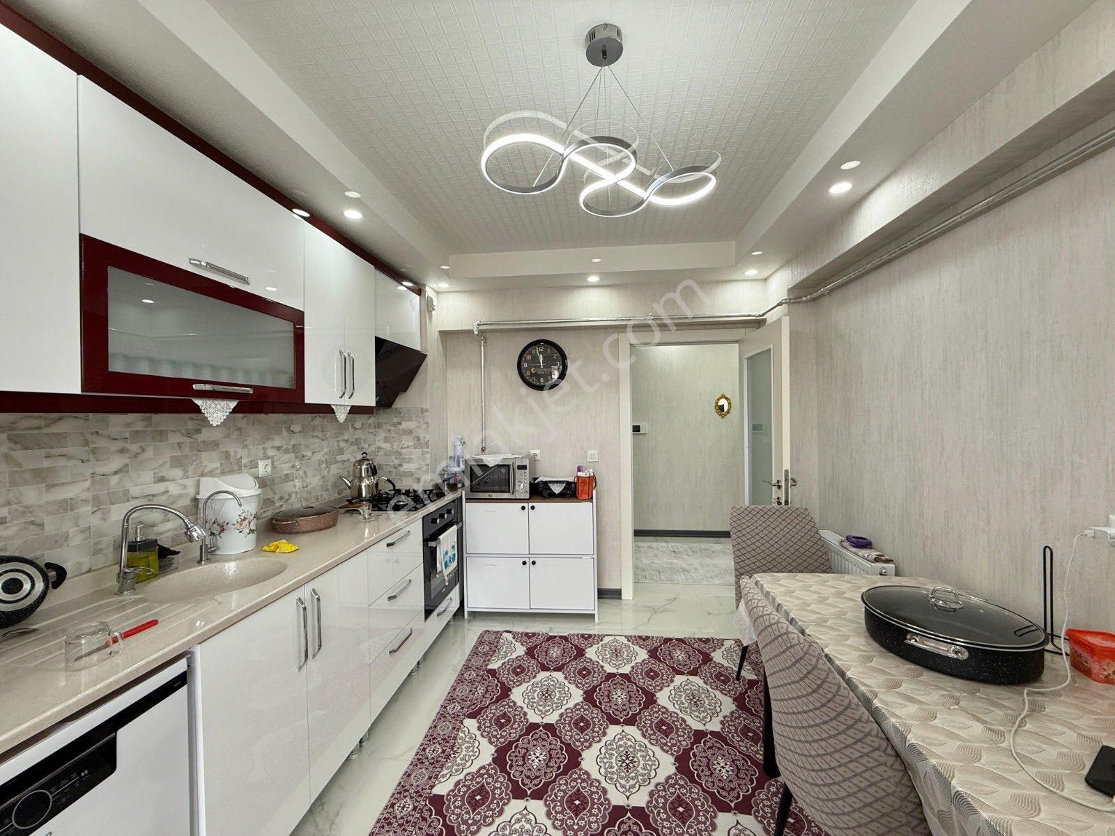 Ankara Keciören Karakaya Mahallesinde Cambalkonlu,manzaralı 3+1 Daire - Görsel 12