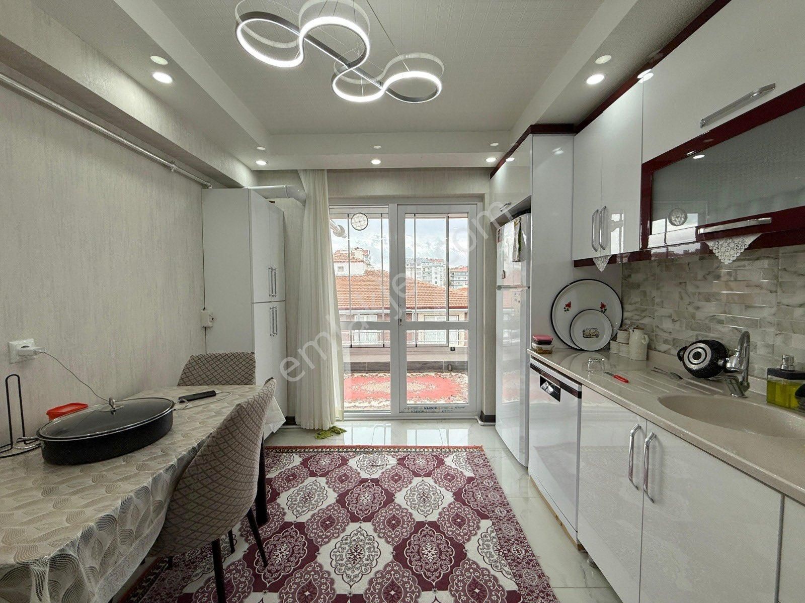 Ankara Keciören Karakaya Mahallesinde Cambalkonlu,manzaralı 3+1 Daire - Görsel 11