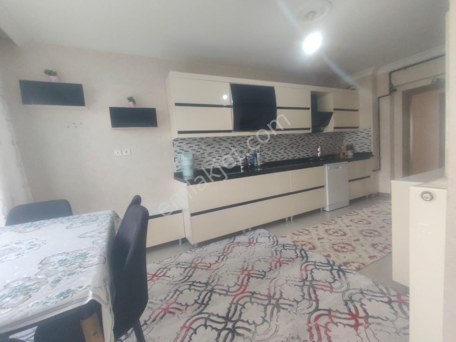 Yılmaz Gayrimenkulden Emsalli Cadde Üzeri Kacmaz 4+1 Fırsat Dairesi