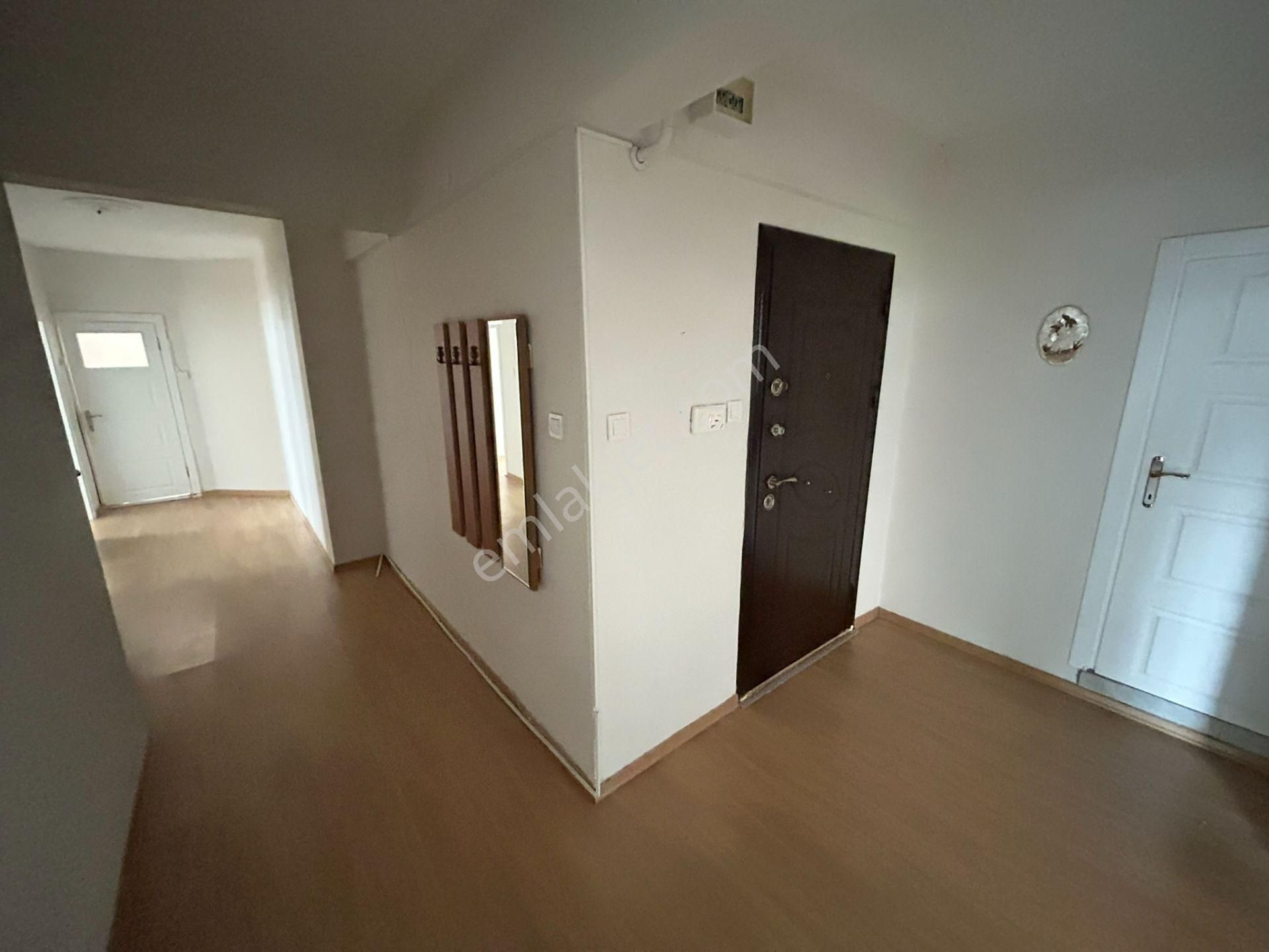 Cihan Emlaktan Kiralık Paşabayırda Ana Cadde Üzeri Otoparklı 2+1 Daire - Görsel 6