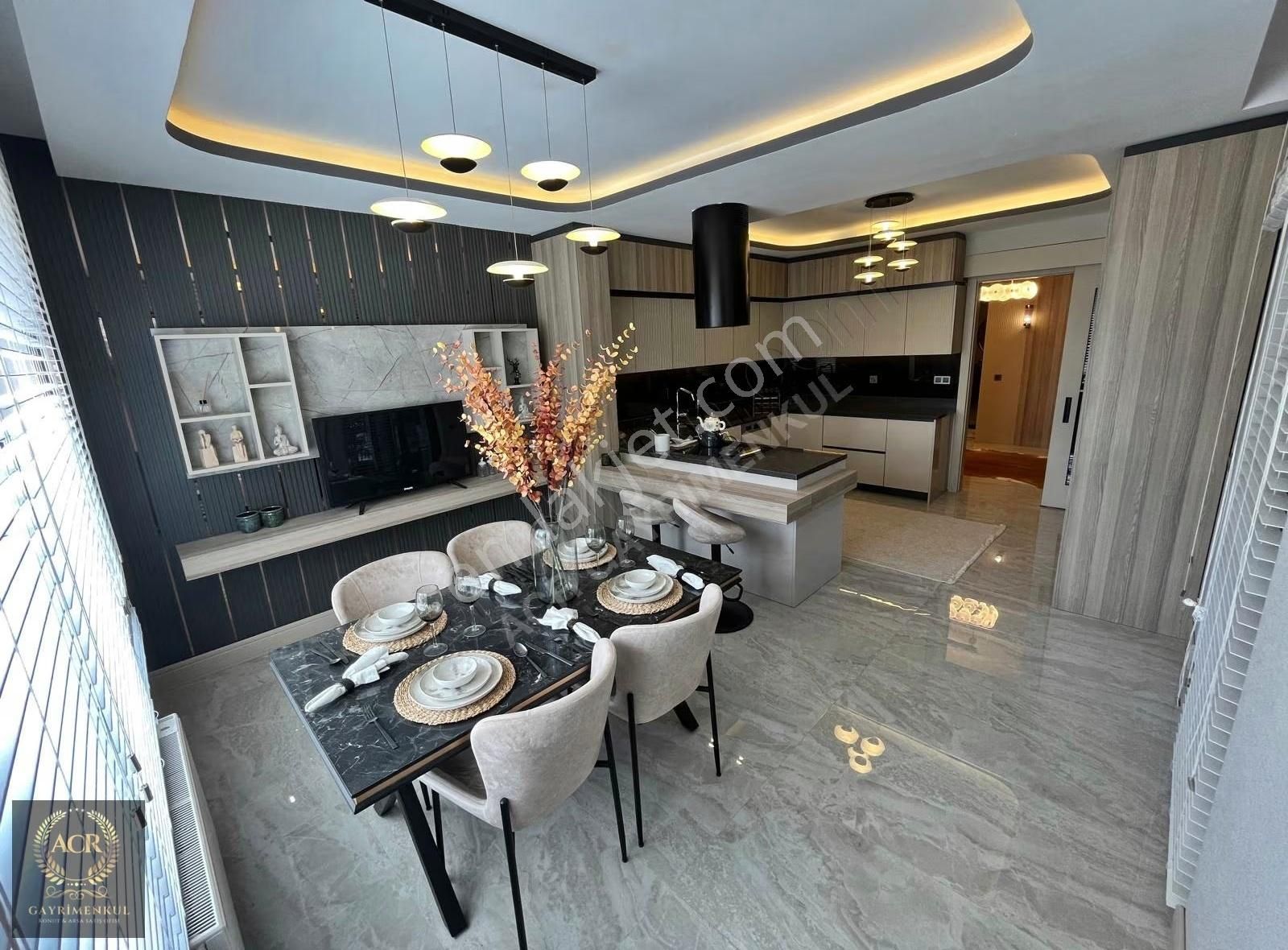 Acr'den Merkezi Lokasyonda Büyüleyici Yapısıyla Geniş M2 4.5+1 - Görsel 2
