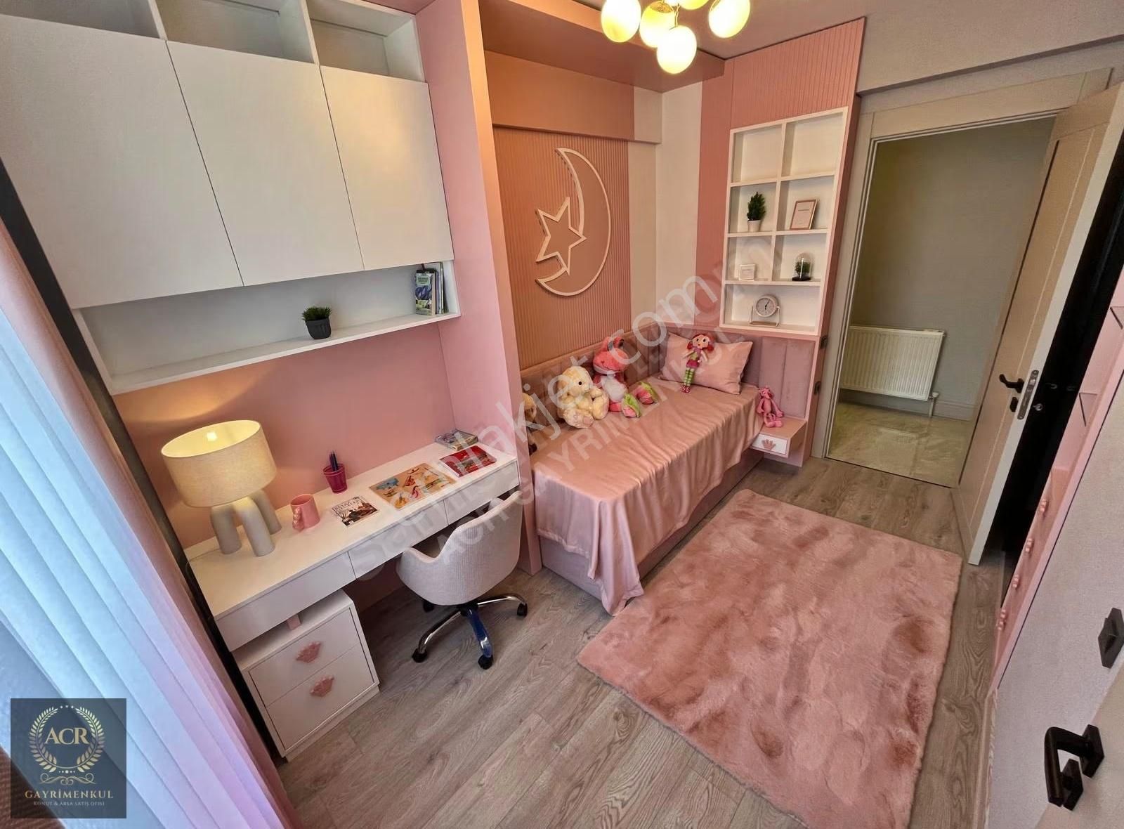 Acr'den Merkezi Lokasyonda Büyüleyici Yapısıyla Geniş M2 4.5+1 - Görsel 13