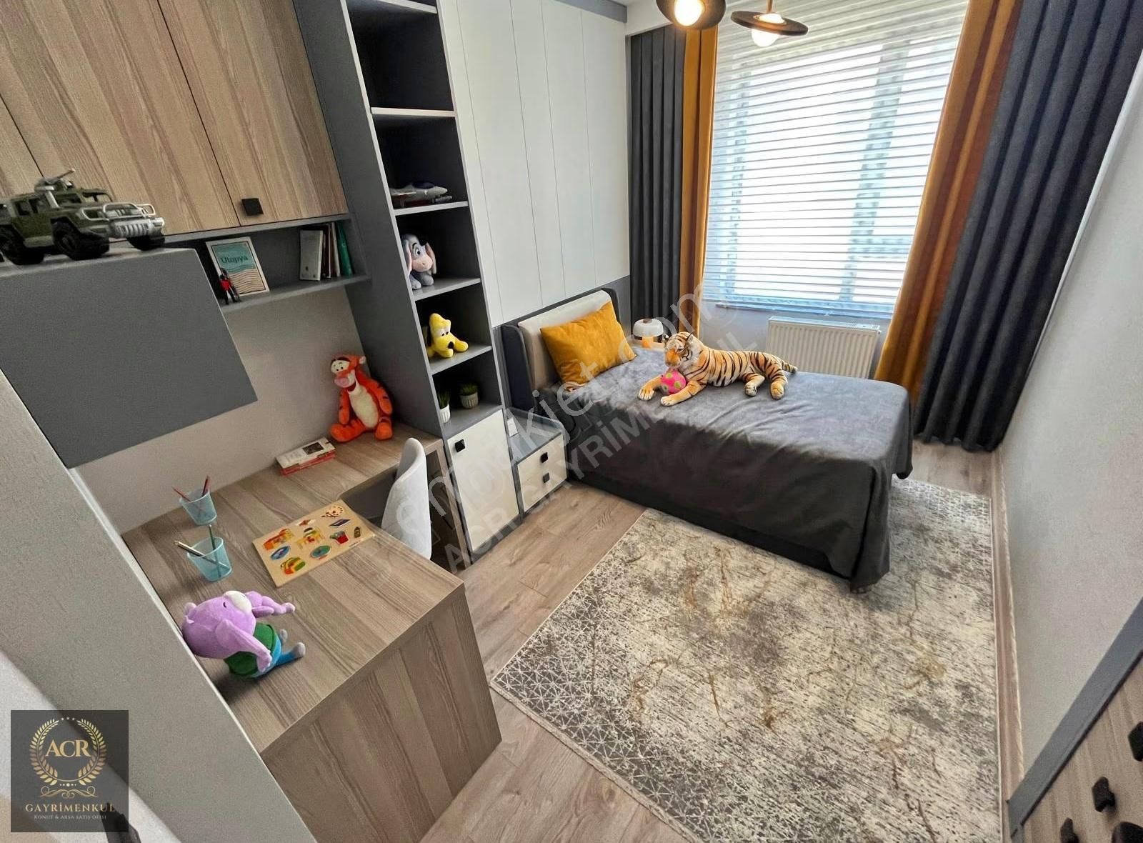 Acr'den Merkezi Lokasyonda Büyüleyici Yapısıyla Geniş M2 4.5+1 - Görsel 24