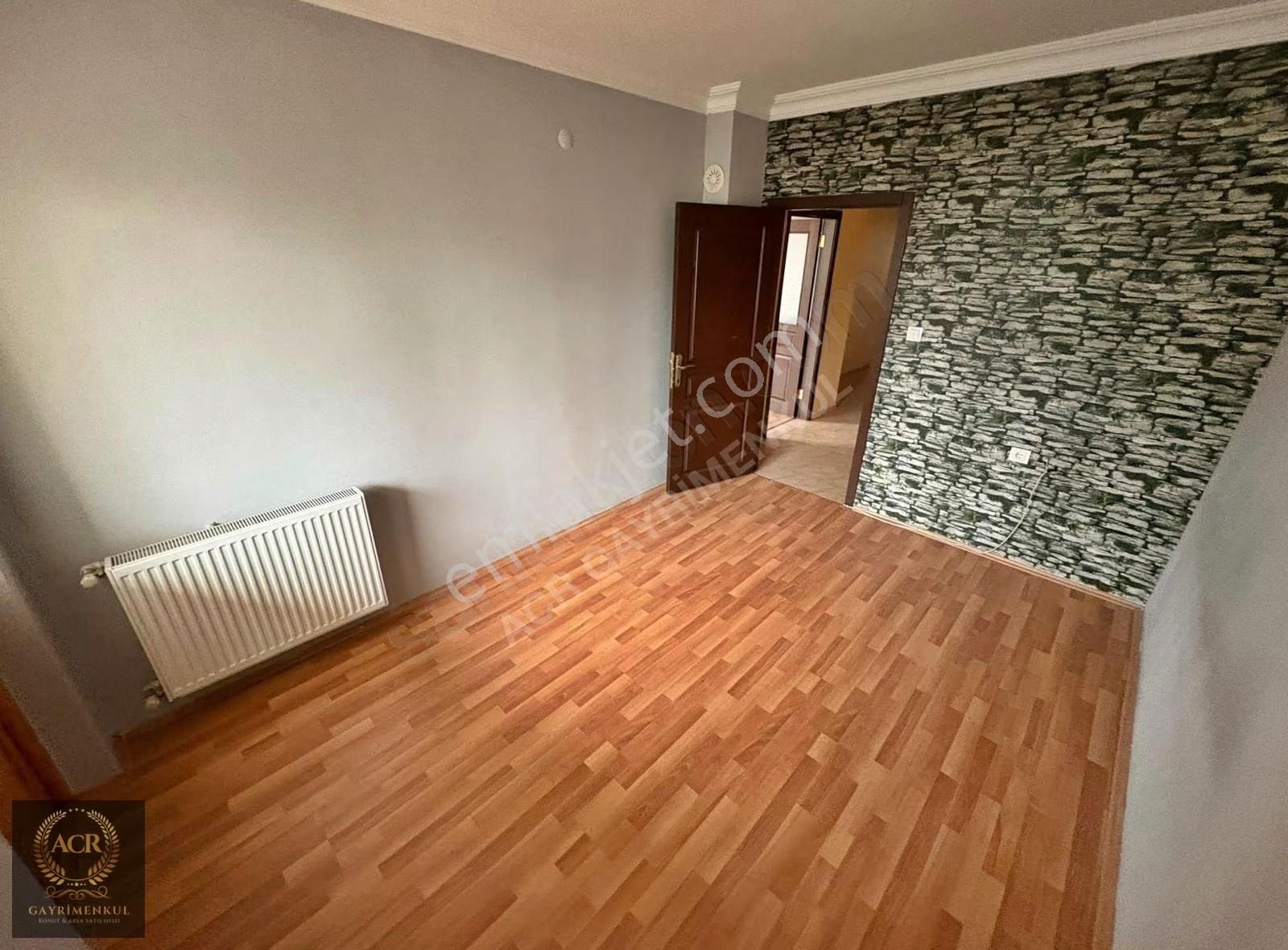 Acr'den Salı Pazarı Yakını Geniş M2 Giyinme Odalı 3.5+1 Daire - Görsel 12