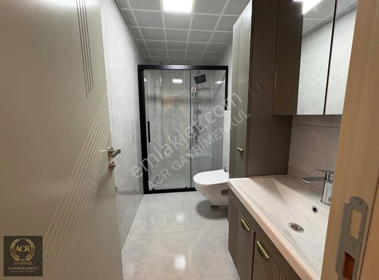 Acrden Merkezi Lokasyonda Ultra Lüks Yapıda Emsalsiz 2.5+1 Daire